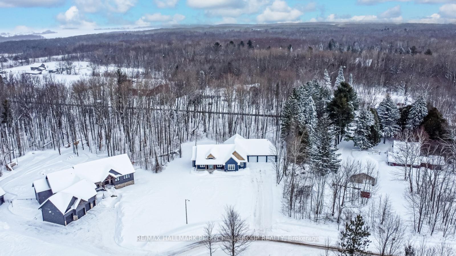 Photo 2 of 111 Windermere Circle, Tay, Rural Tay — HOMEH