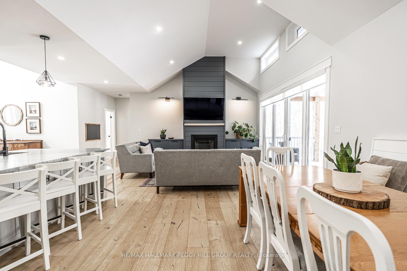 Photo 8 of 111 Windermere Circle, Tay, Rural Tay — HOMEH