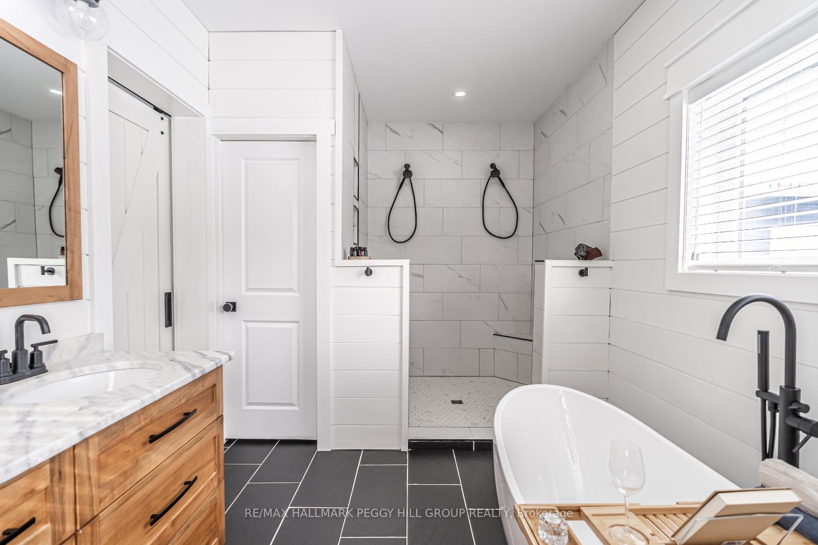 Photo 14 of 111 Windermere Circle, Tay, Rural Tay — HOMEH