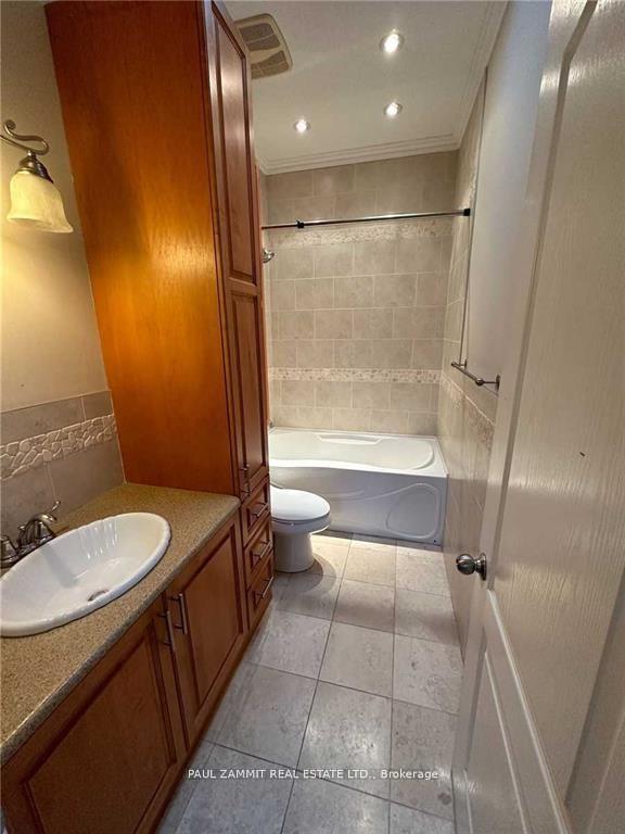 Photo 16 of 51 Secord Avenue, Toronto, Woodbine-Lumsden — HOMEH