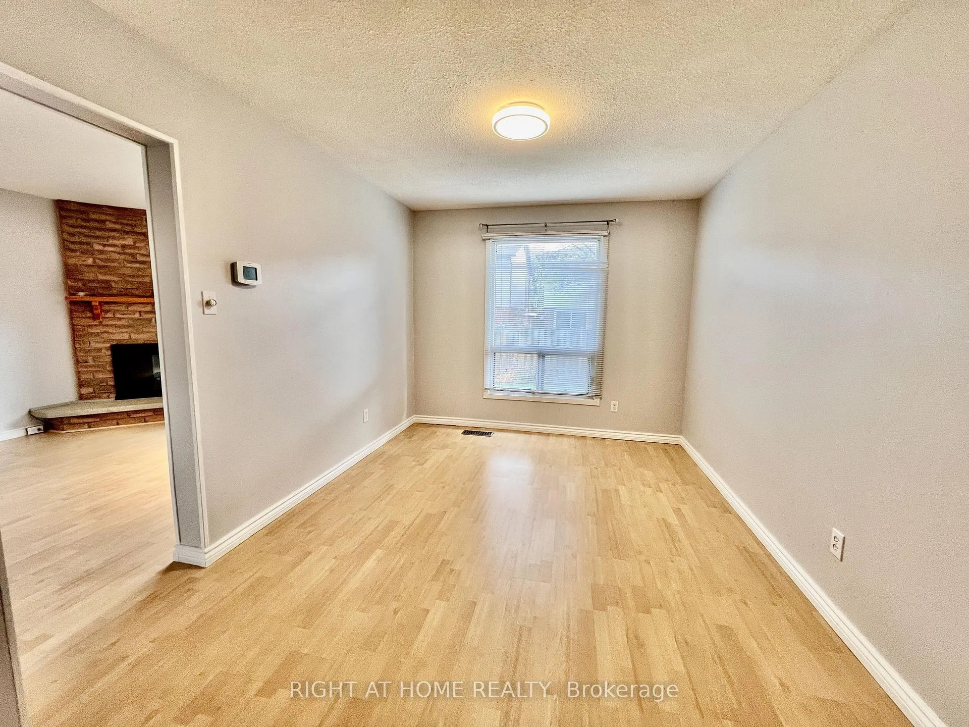 Photo 7 of 33 Fullerton Crescent, Markham, Milliken Mills West — HOMEH