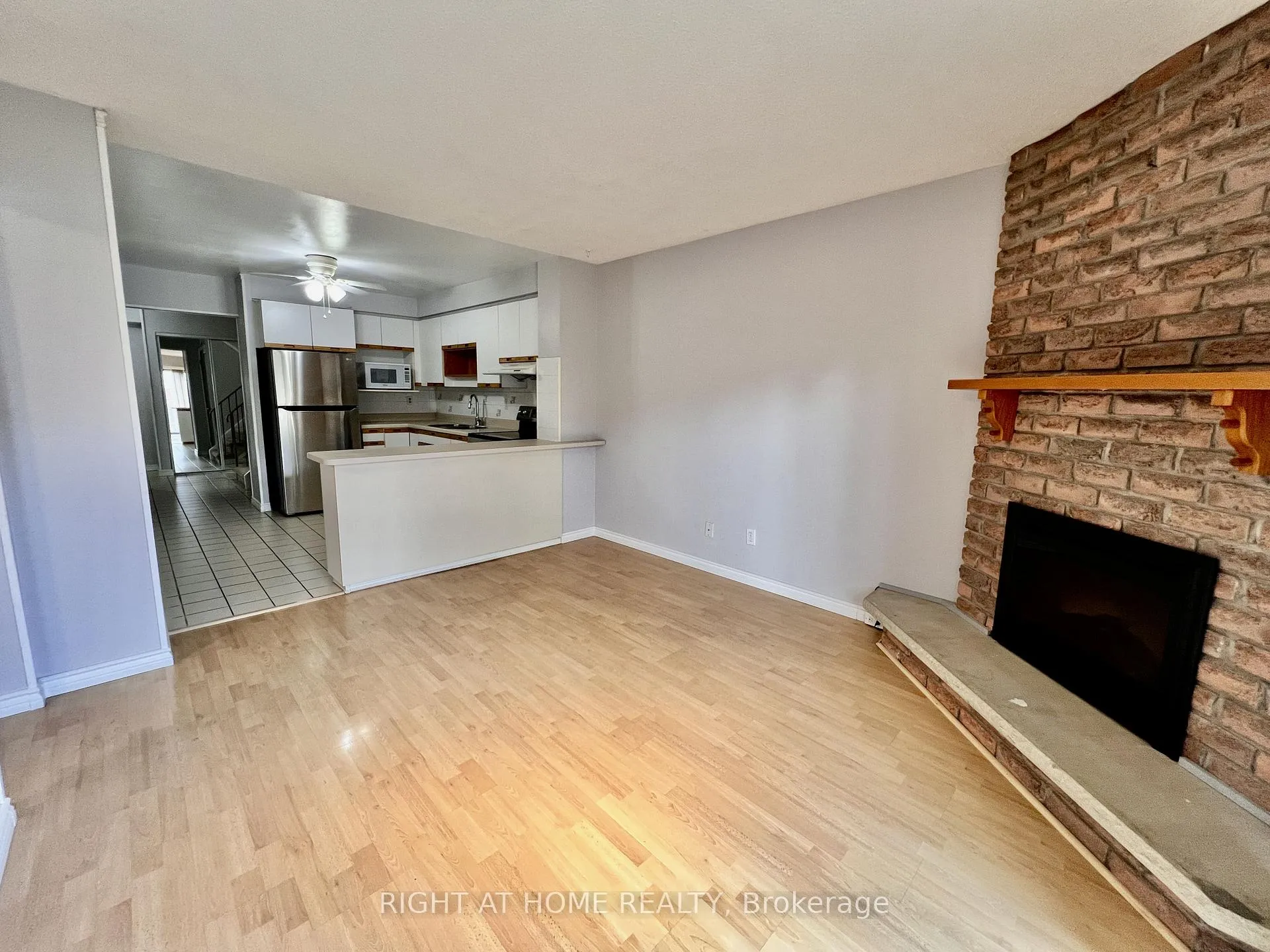 Photo 14 of 33 Fullerton Crescent, Markham, Milliken Mills West — HOMEH