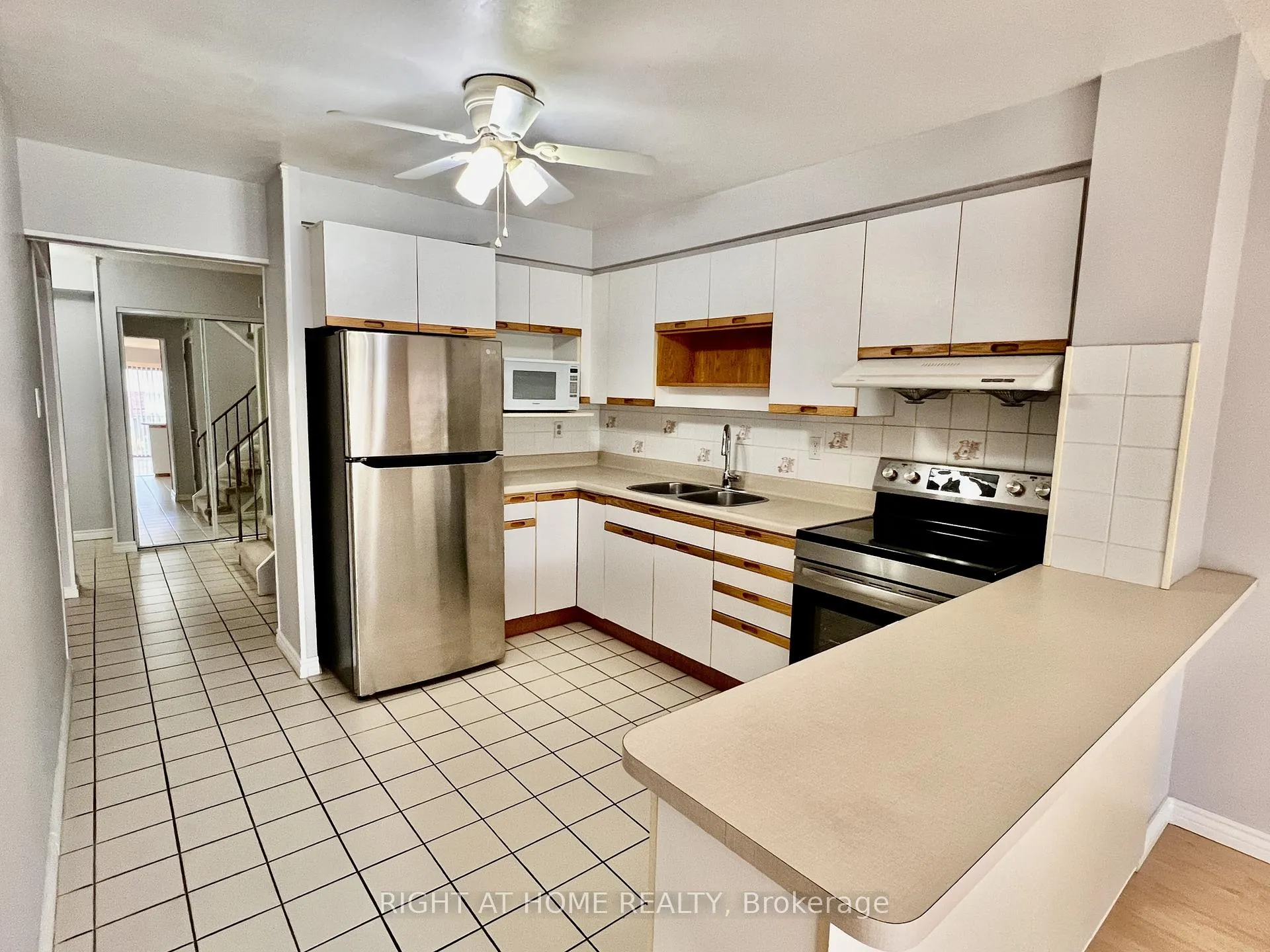 Photo 15 of 33 Fullerton Crescent, Markham, Milliken Mills West — HOMEH