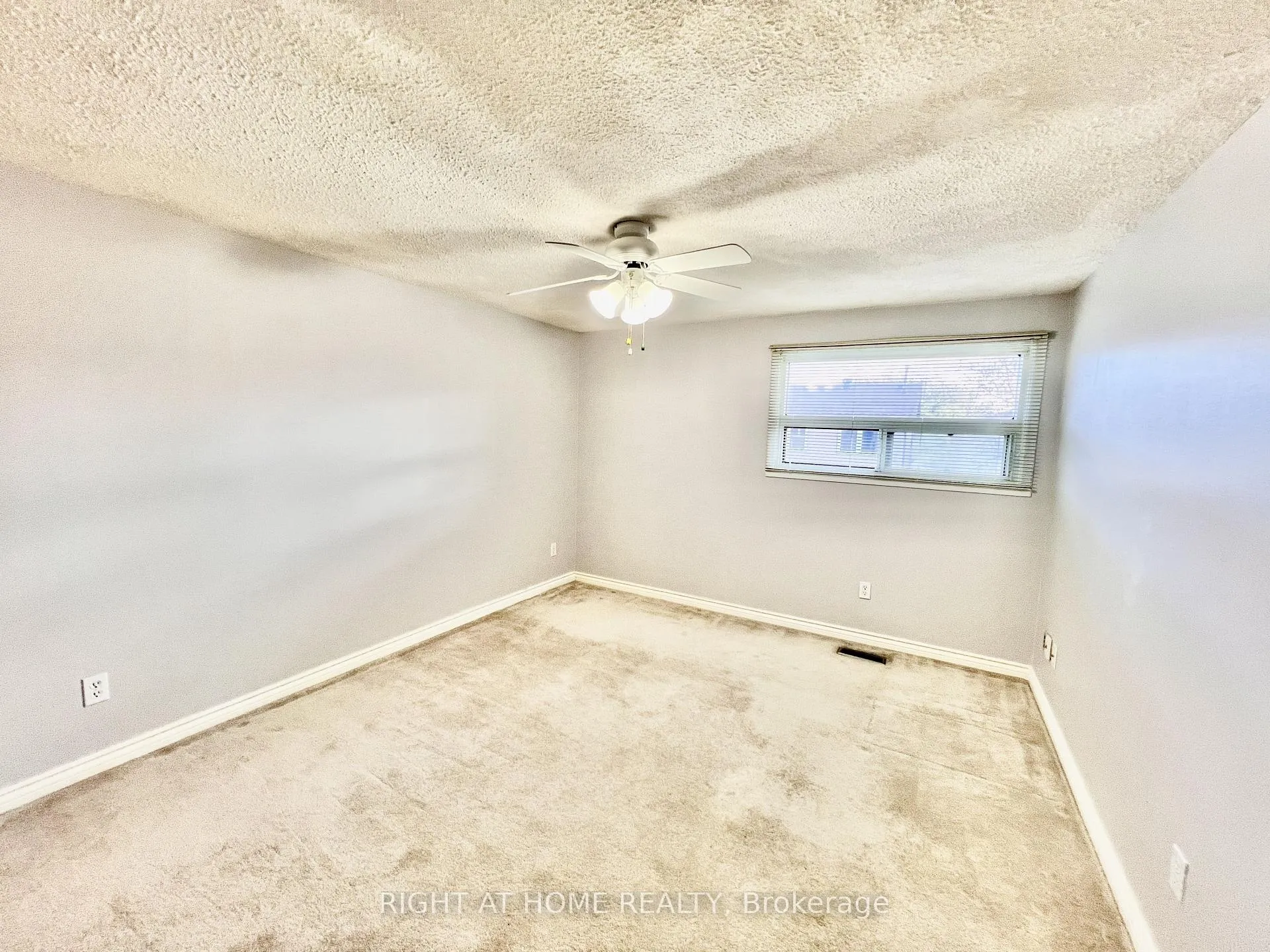 Photo 23 of 33 Fullerton Crescent, Markham, Milliken Mills West — HOMEH