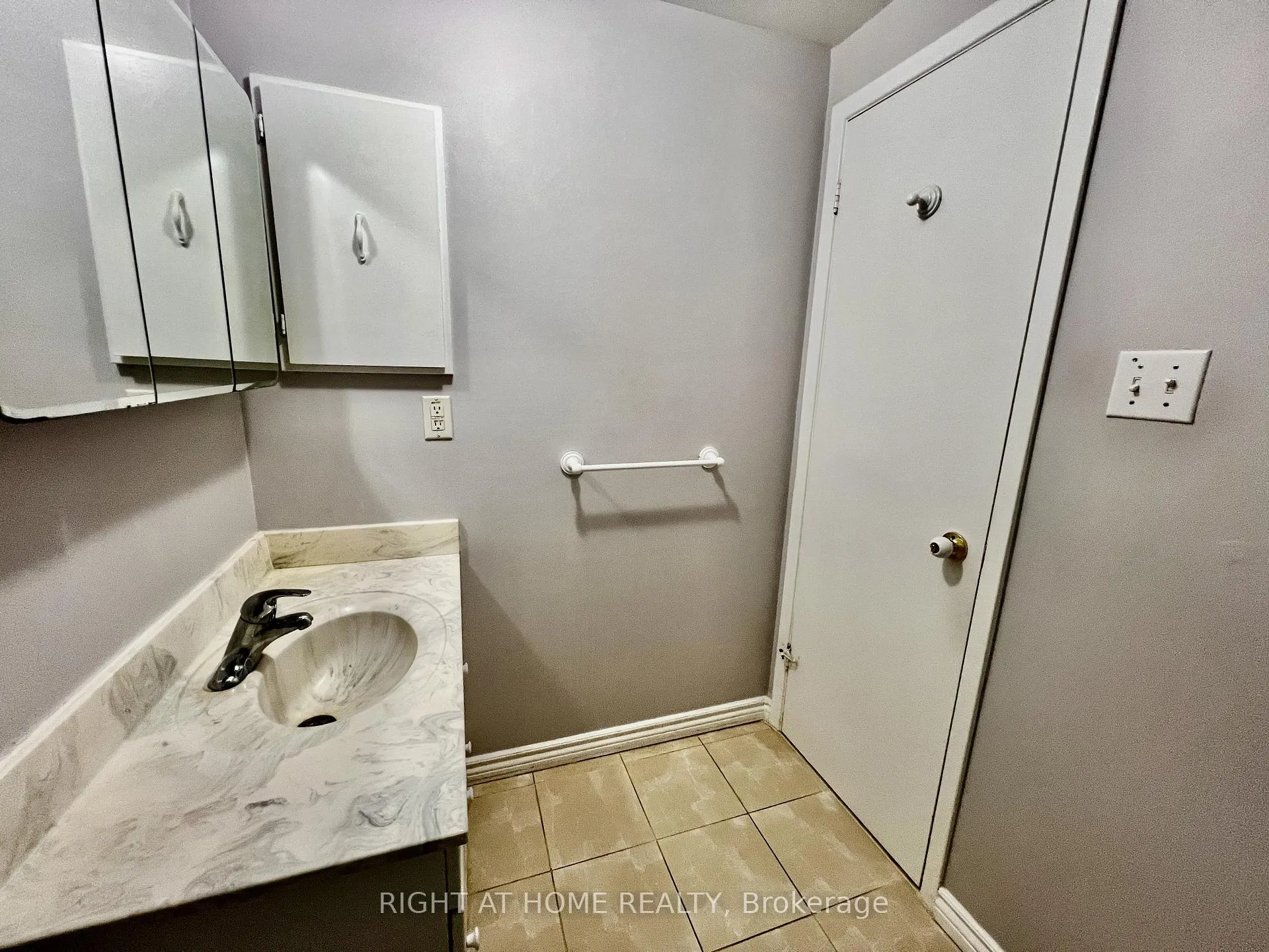 Photo 28 of 33 Fullerton Crescent, Markham, Milliken Mills West — HOMEH