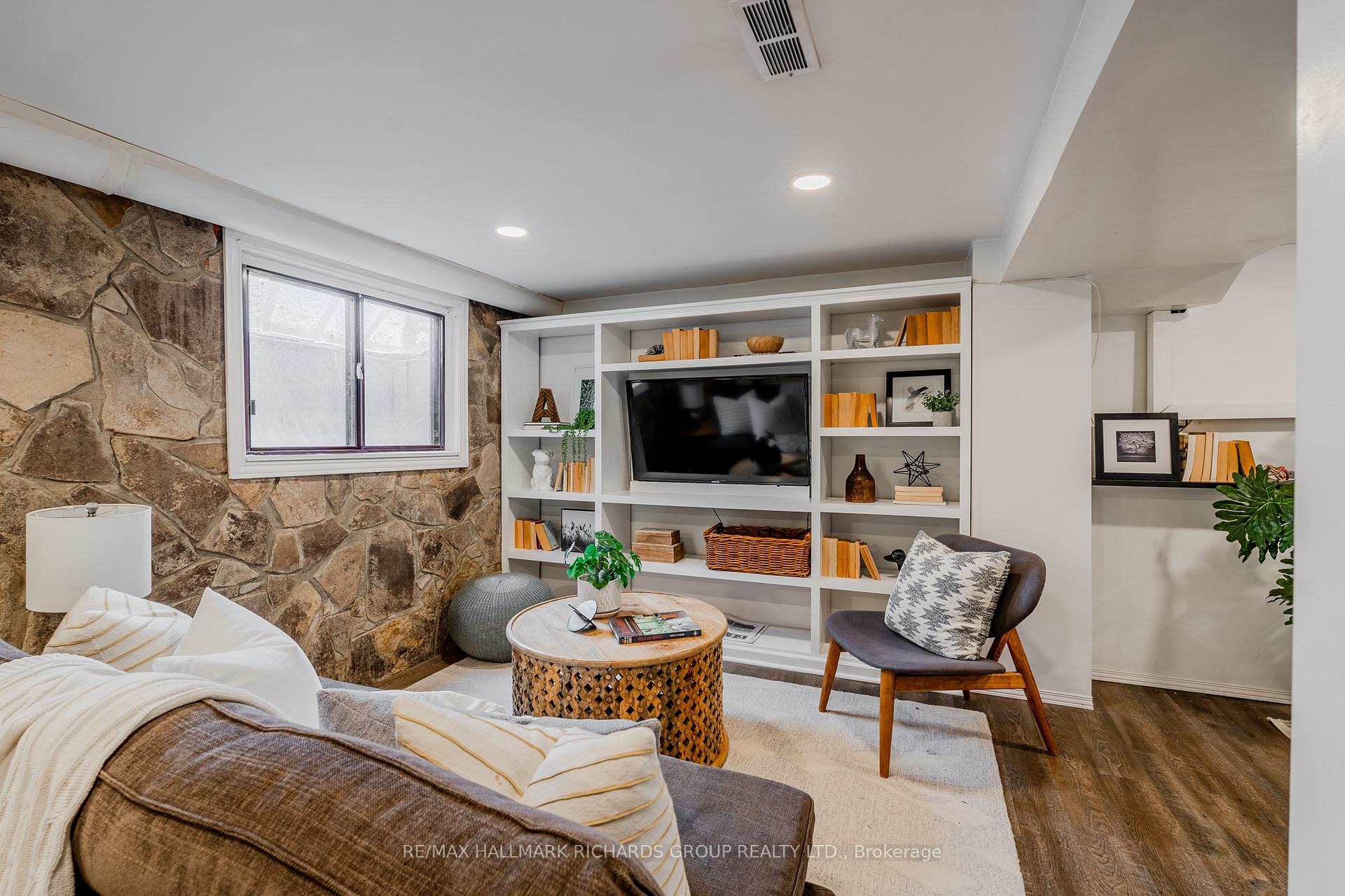 Photo 14 of 398 Coxwell Avenue, Toronto, Greenwood-Coxwell — HOMEH