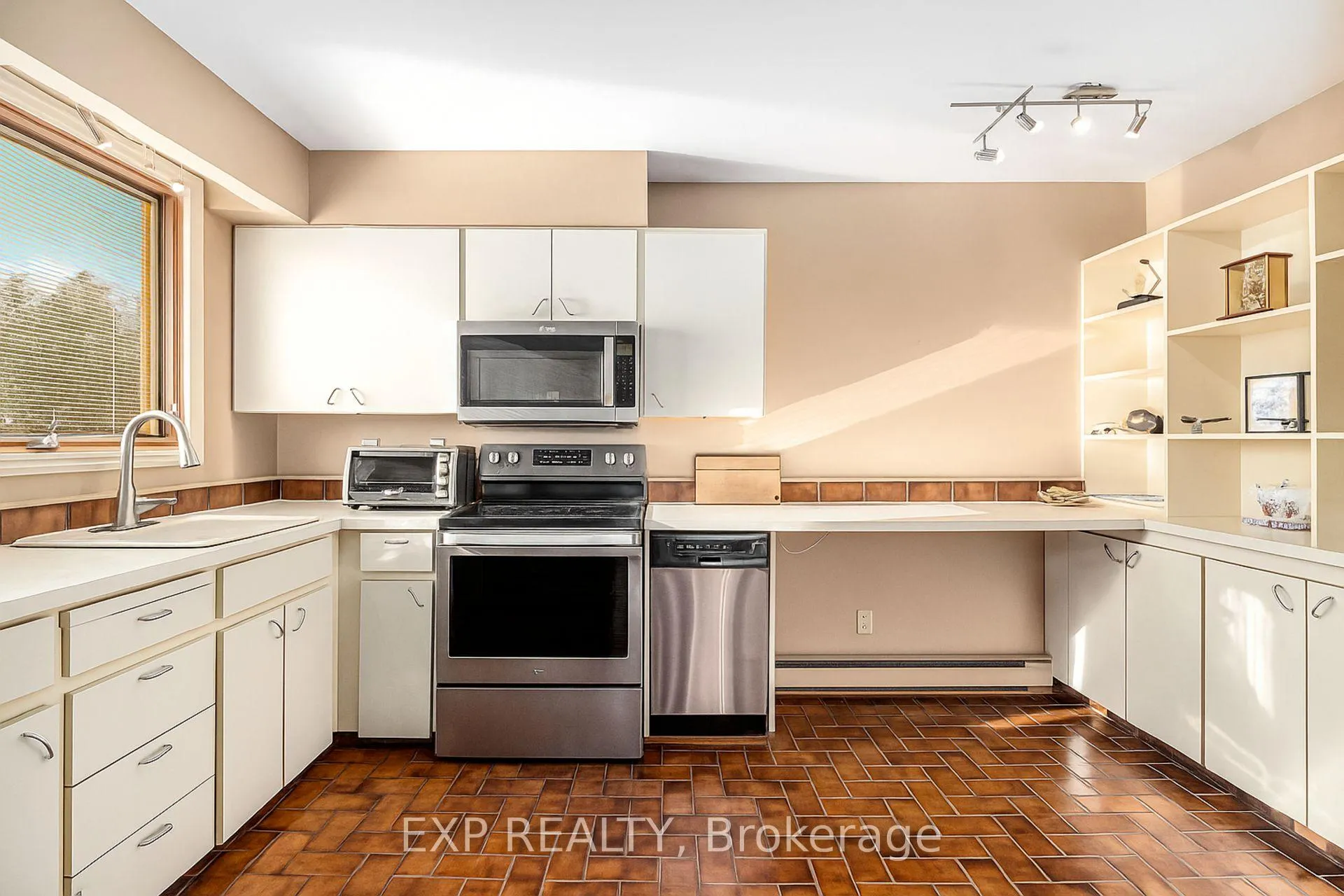 Photo 13 of 2193 Peter Robinson Road, Ottawa, Huntley Ward (North West) — HOMEH