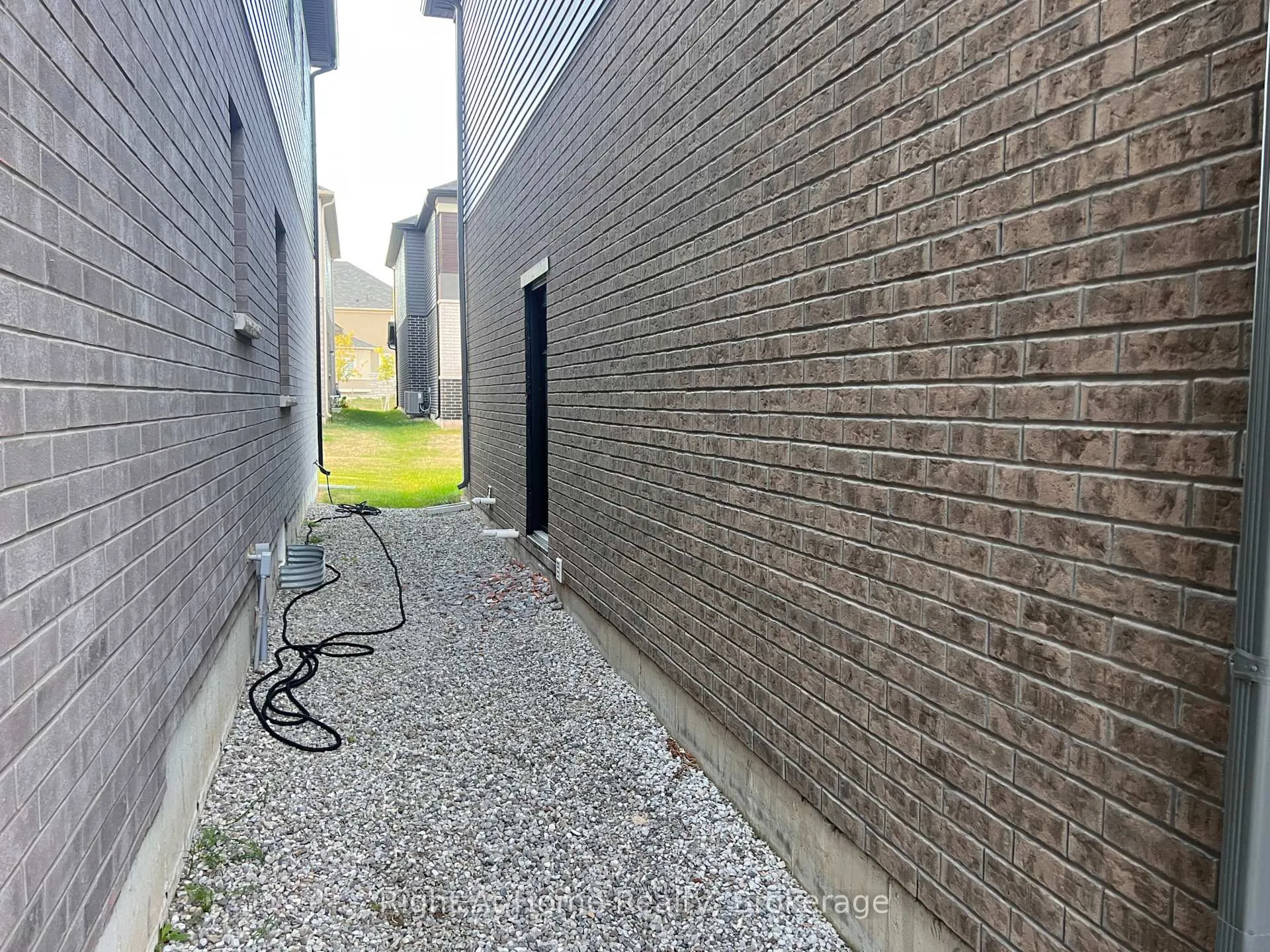 Photo 3 of Unit Basement, 87 Hitchman Street, Brant, Paris — HOMEH