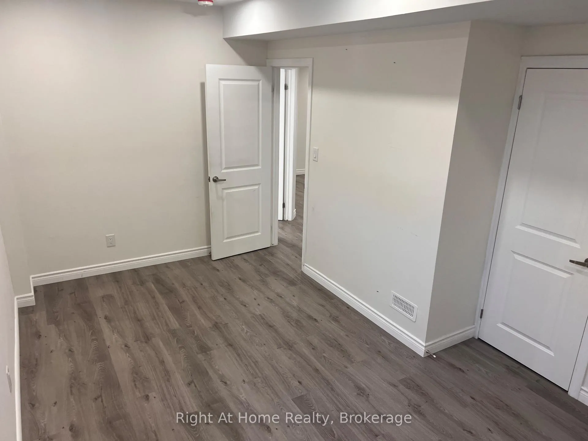 Photo 14 of Unit Basement, 87 Hitchman Street, Brant, Paris — HOMEH