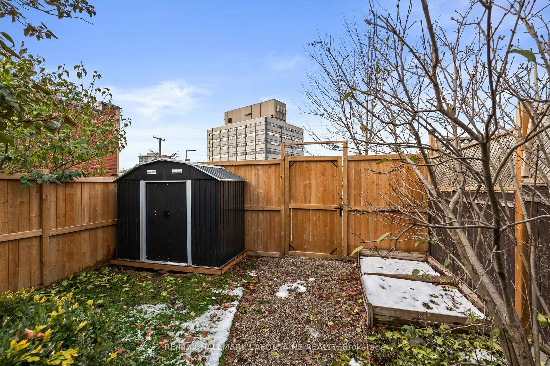 Photo 35 of Unit 32, 110 Walnut Court, Ottawa, West Centre Town — HOMEH