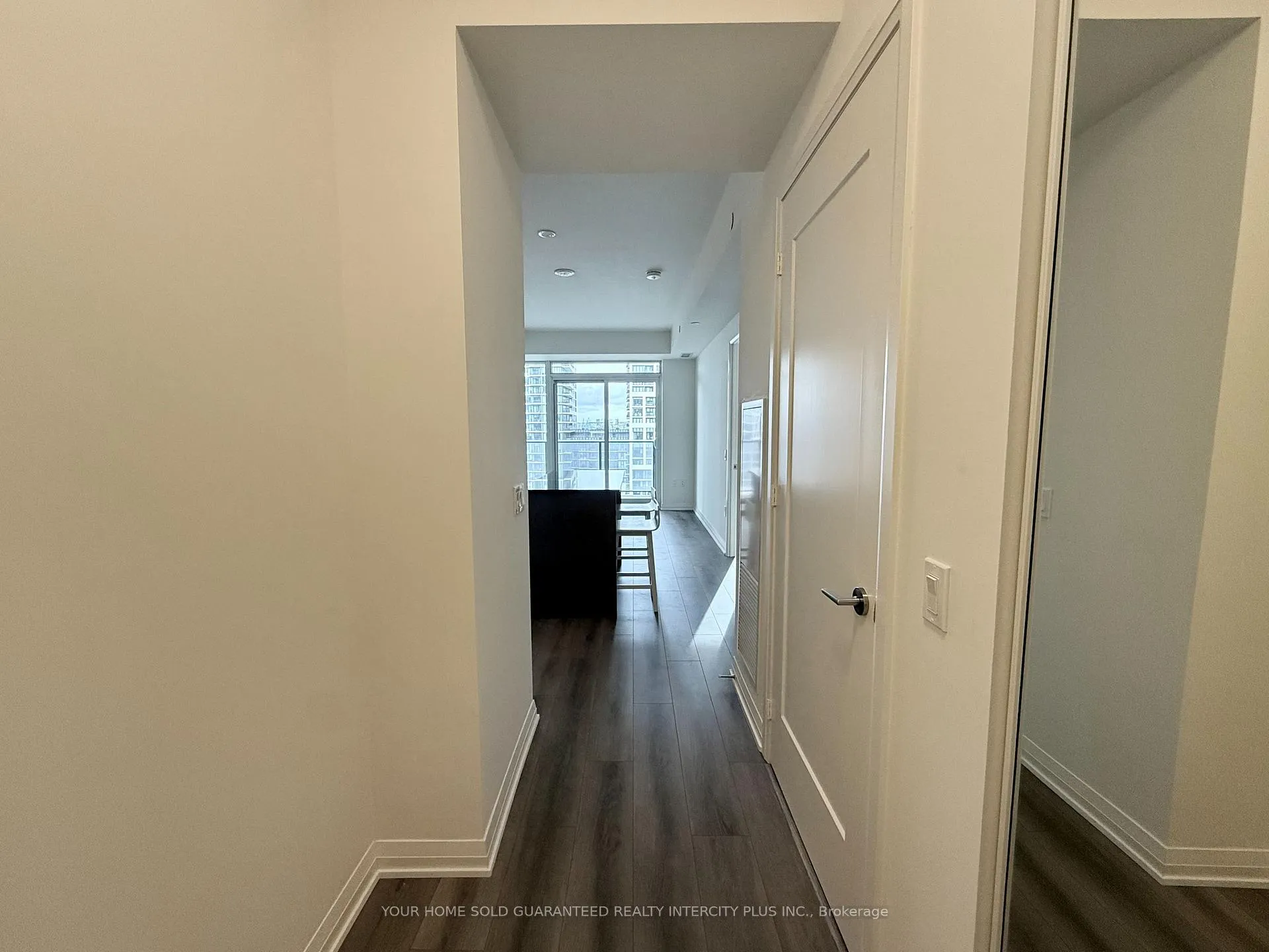 Photo 3 of Unit 817, 8960 Jane Street, Vaughan, Vellore Village — HOMEH