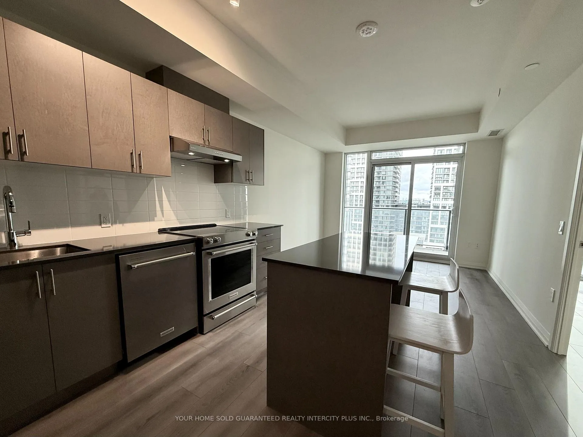 Photo 4 of Unit 817, 8960 Jane Street, Vaughan, Vellore Village — HOMEH