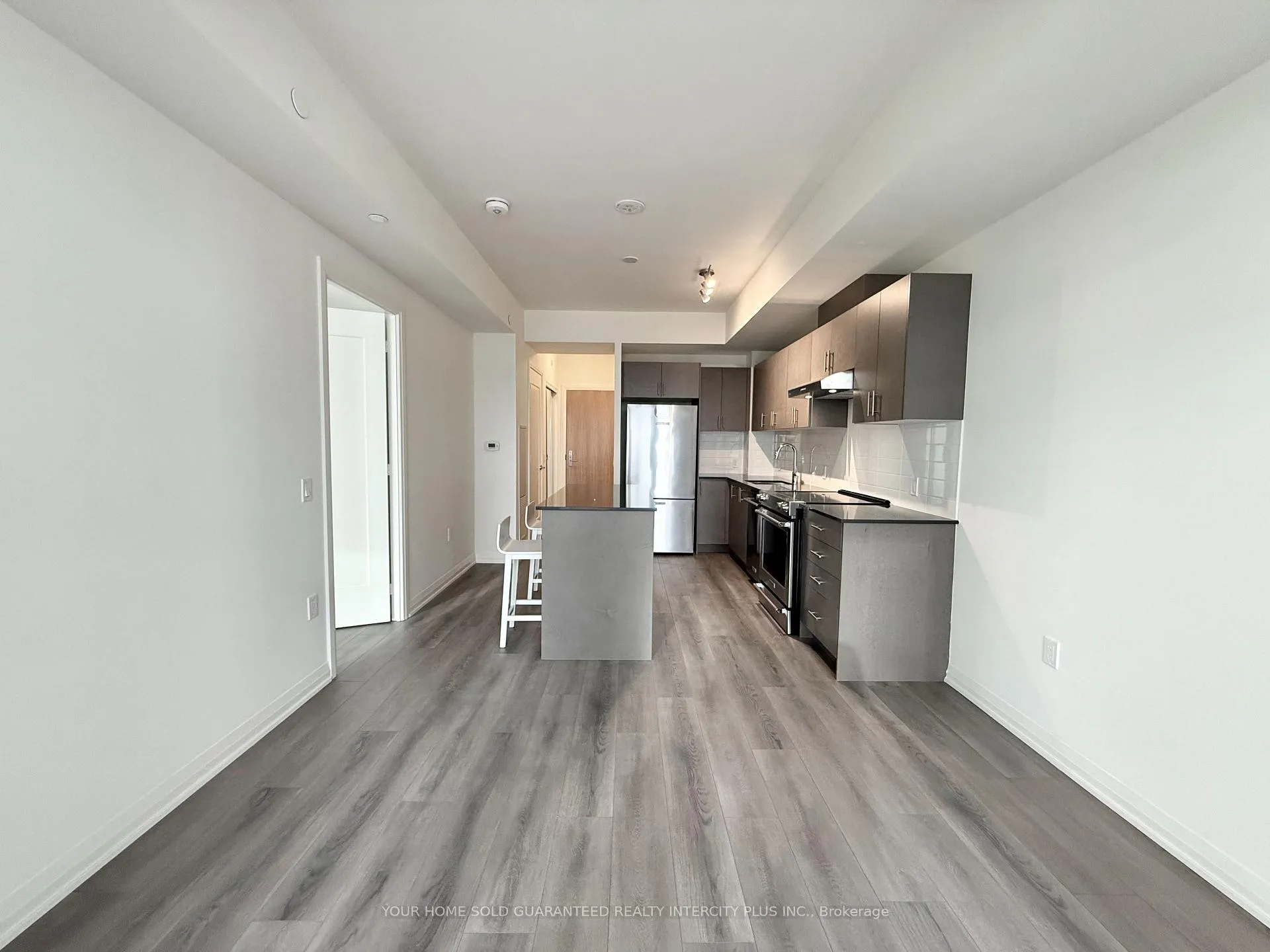 Photo 9 of Unit 817, 8960 Jane Street, Vaughan, Vellore Village — HOMEH