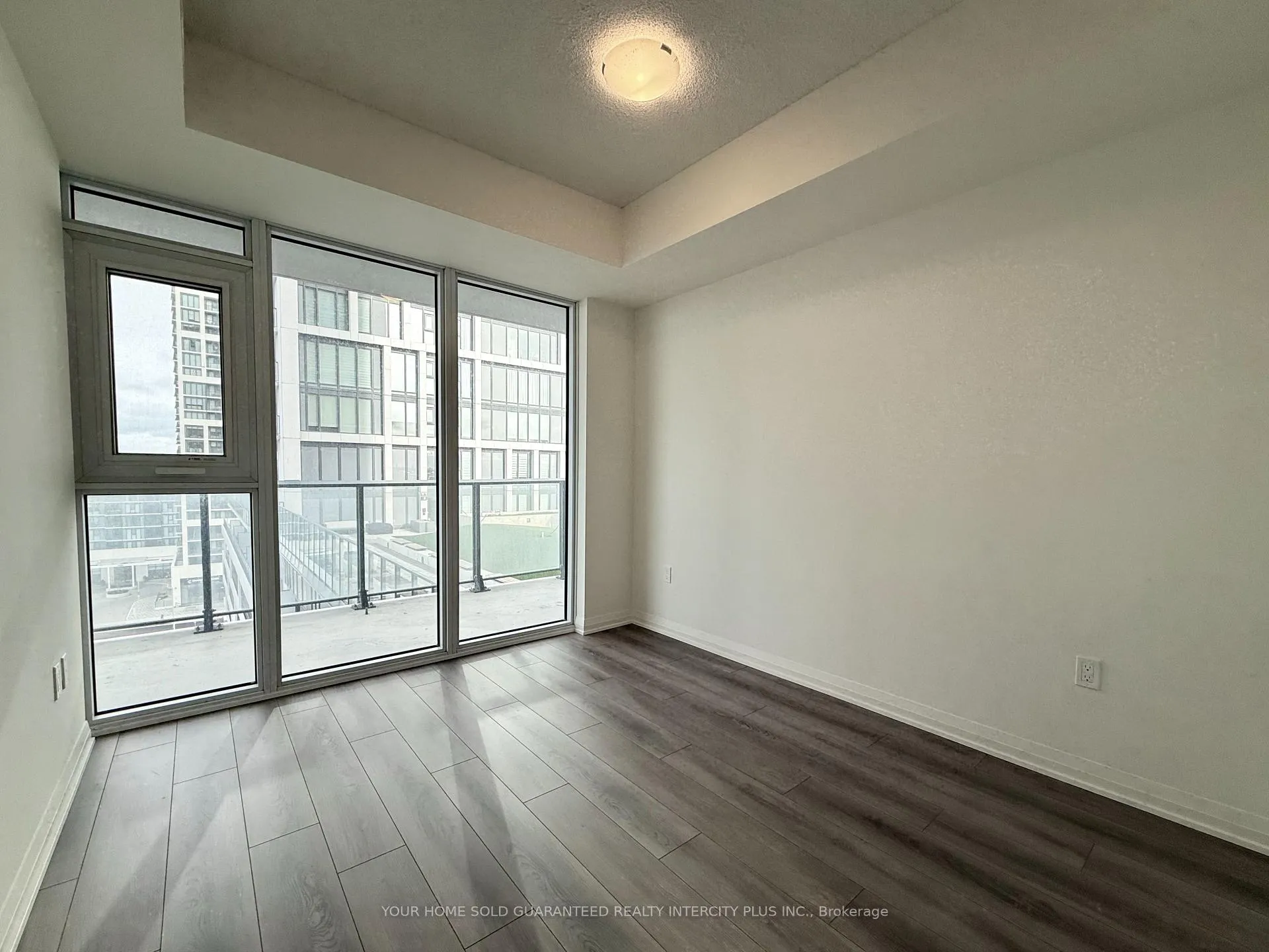 Photo 11 of Unit 817, 8960 Jane Street, Vaughan, Vellore Village — HOMEH