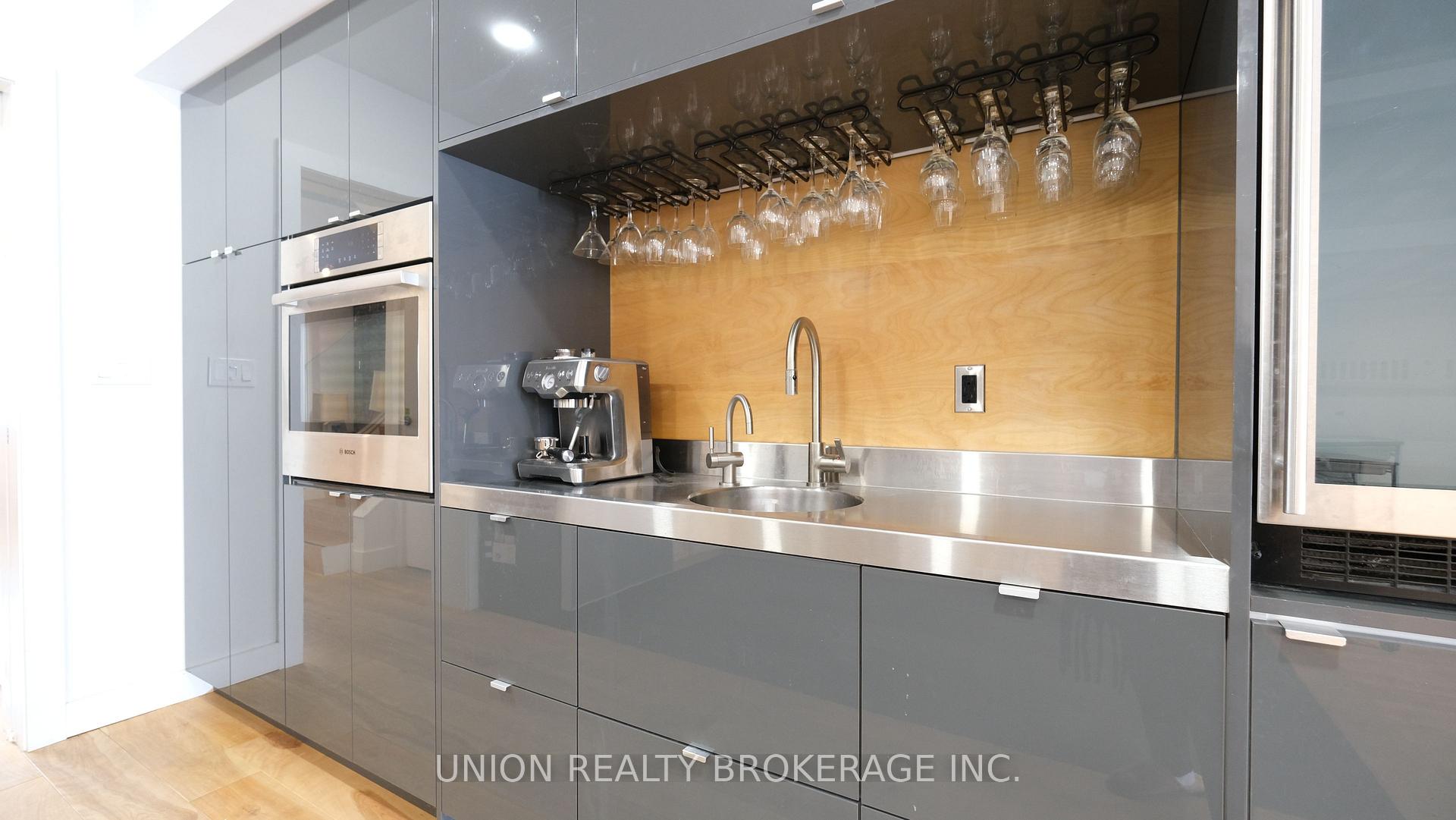 Photo 5 of 289 Willow Avenue, Toronto, The Beaches — HOMEH