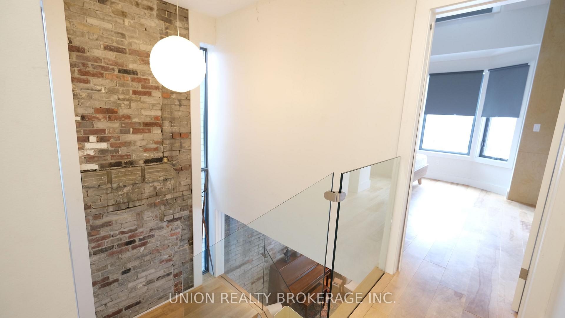 Photo 9 of 289 Willow Avenue, Toronto, The Beaches — HOMEH