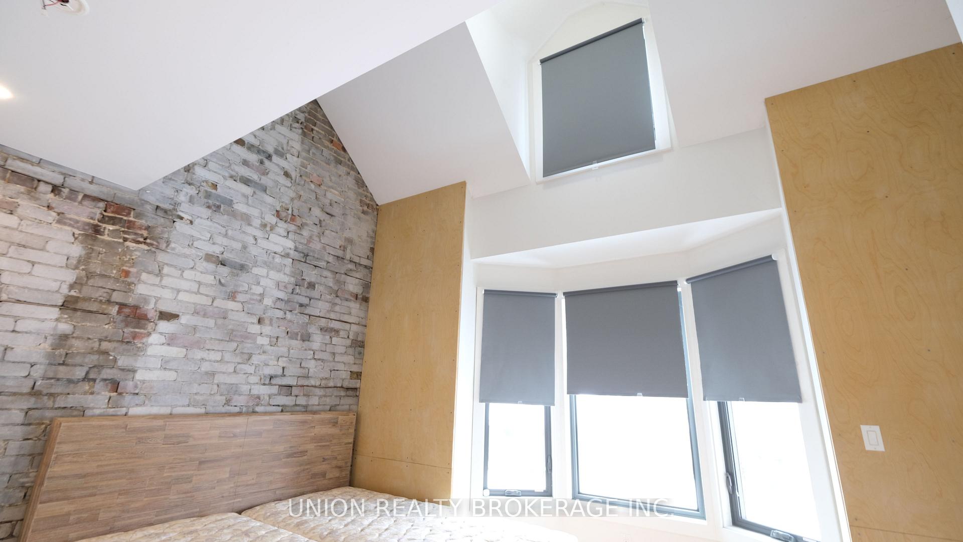 Photo 10 of 289 Willow Avenue, Toronto, The Beaches — HOMEH