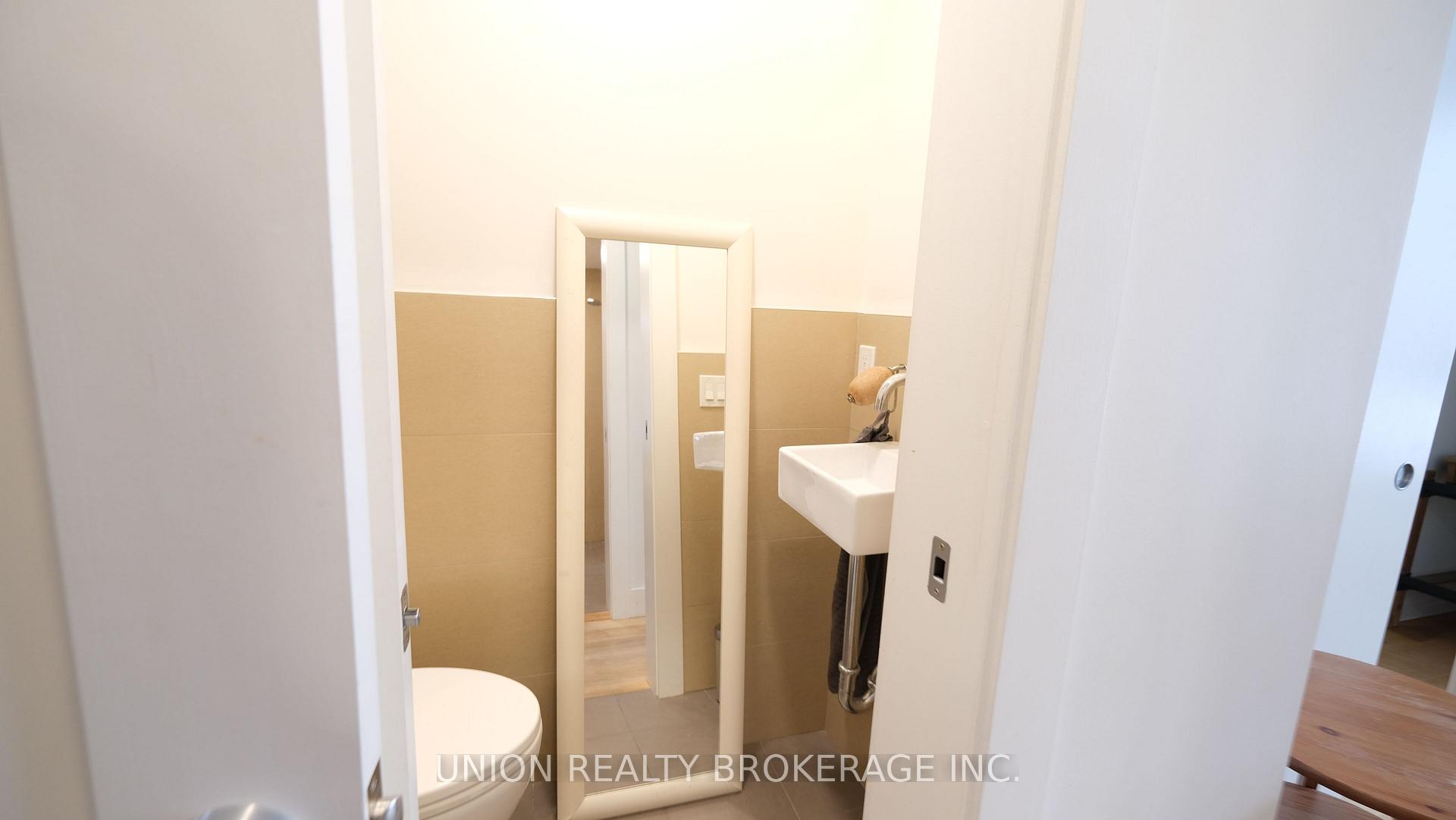 Photo 15 of 289 Willow Avenue, Toronto, The Beaches — HOMEH