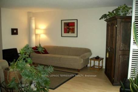 Photo 4 of Unit 311, 1 Royal Orchard Blvd, Markham, Unionville — HOMEH