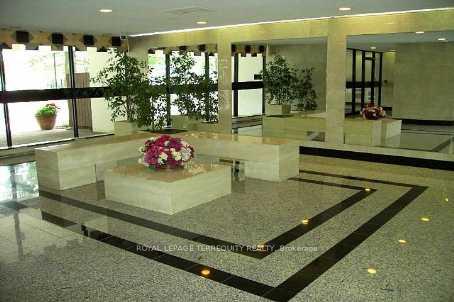 Photo 7 of Unit 311, 1 Royal Orchard Blvd, Markham, Unionville — HOMEH