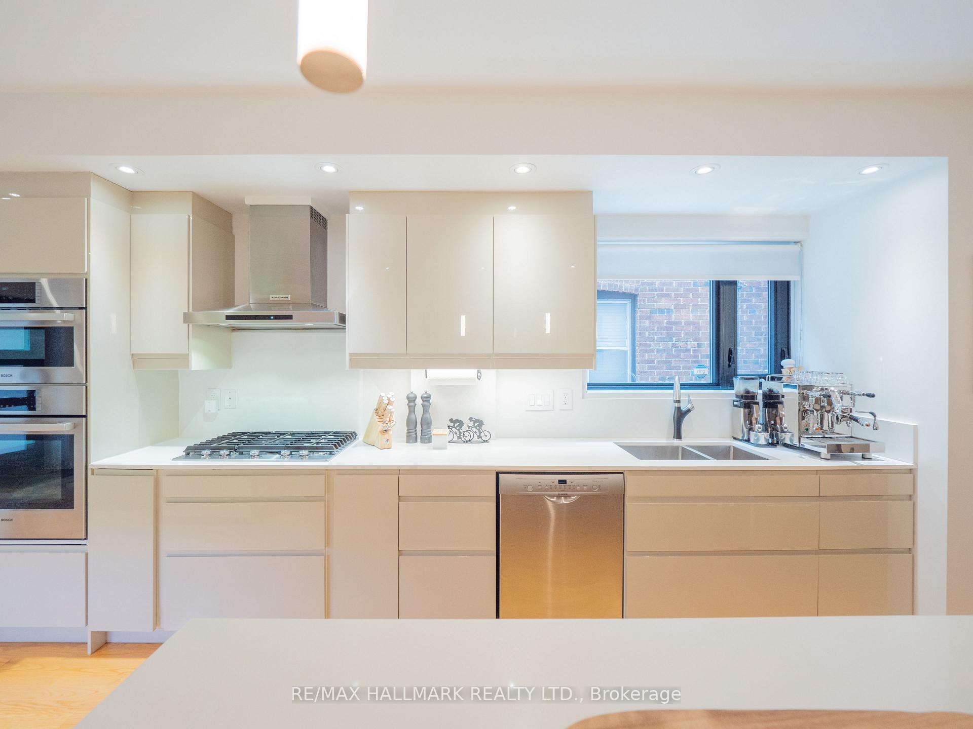 Photo 13 of 12 Thorncliffe Avenue, Toronto, Playter Estates-Danforth — HOMEH