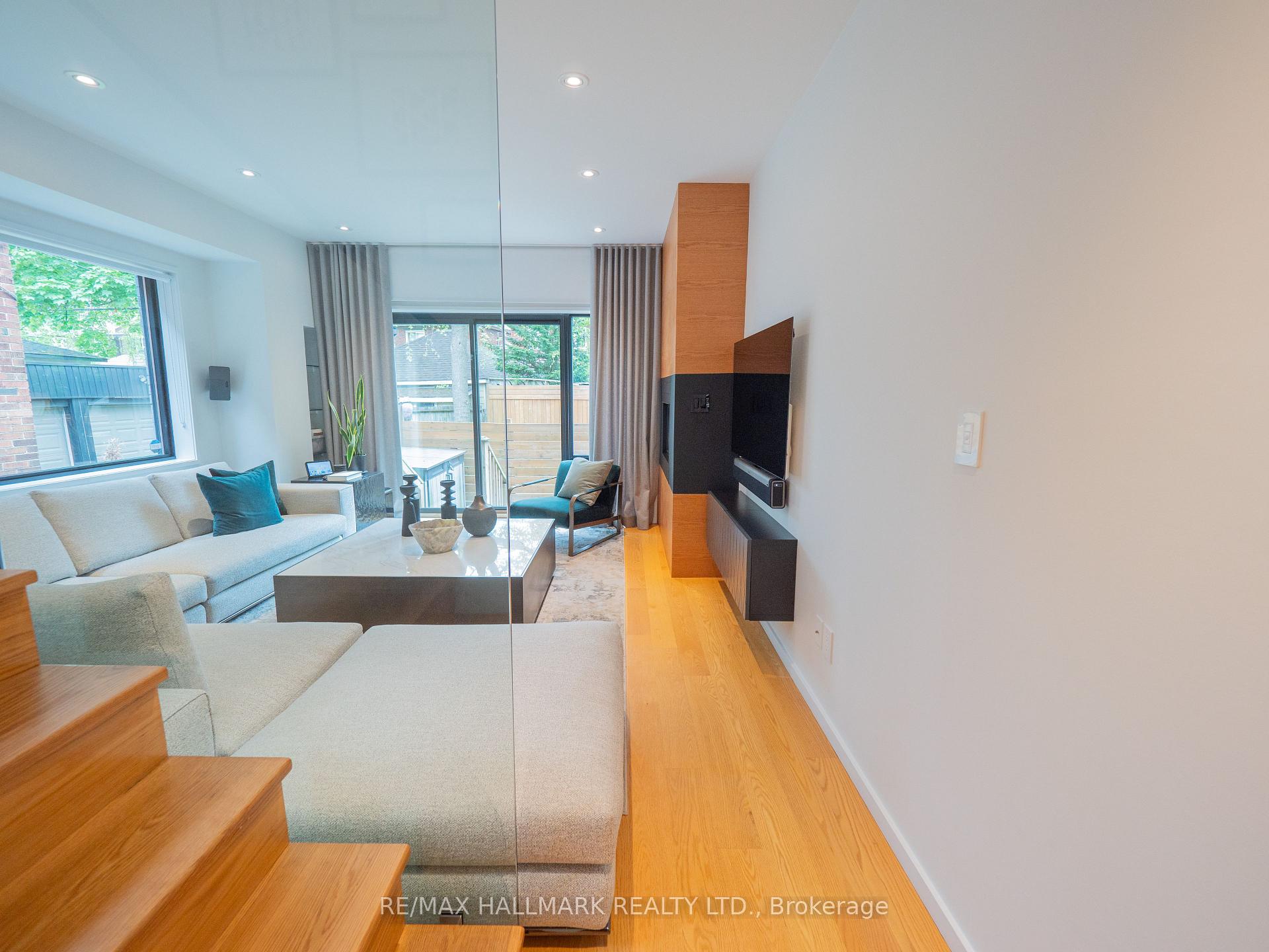 Photo 19 of 12 Thorncliffe Avenue, Toronto, Playter Estates-Danforth — HOMEH