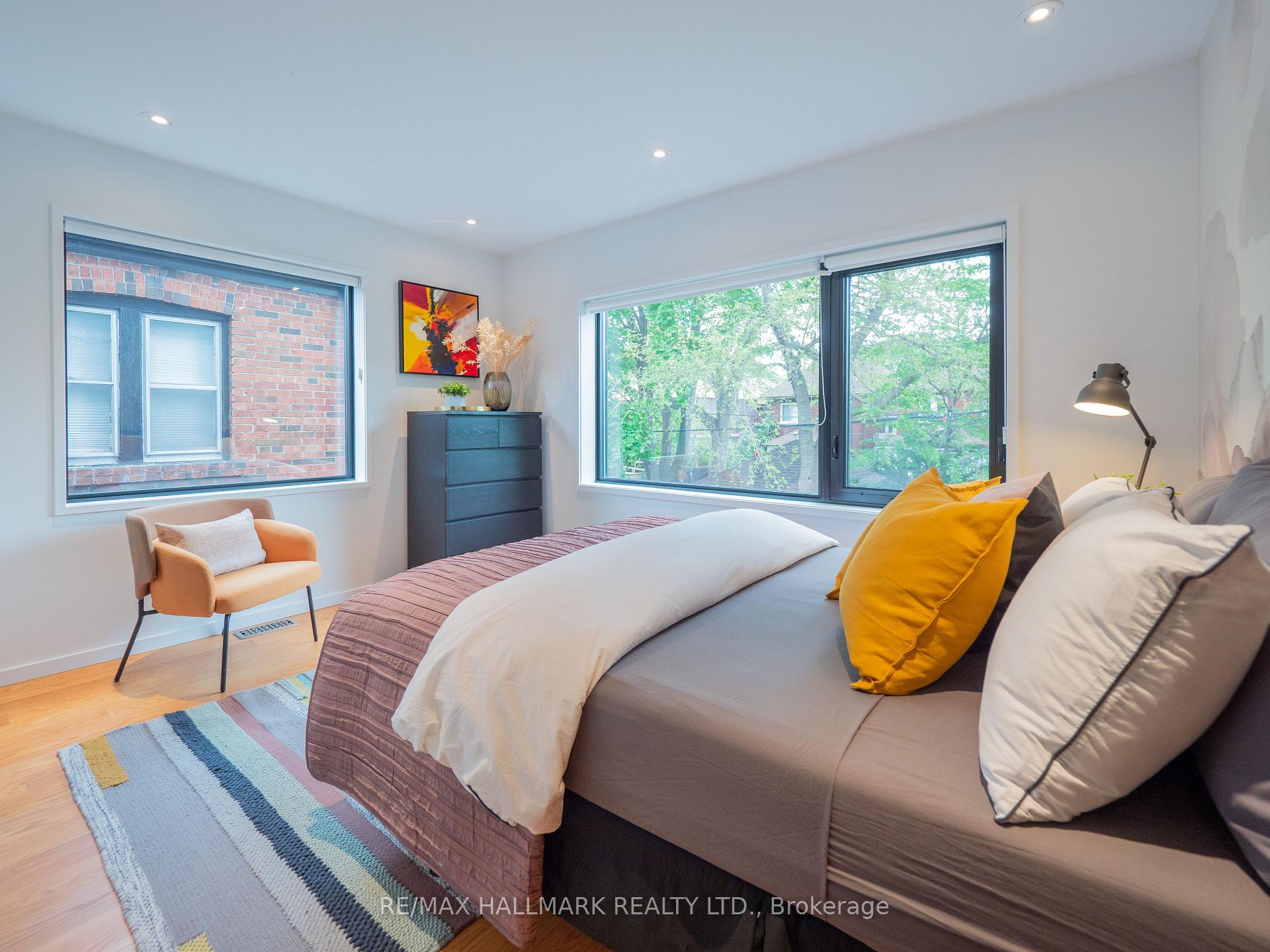 Photo 31 of 12 Thorncliffe Avenue, Toronto, Playter Estates-Danforth — HOMEH