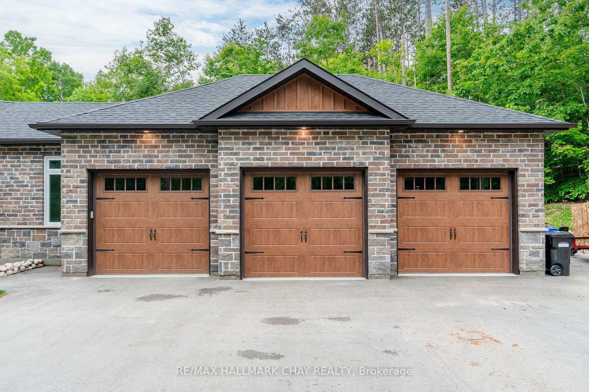 Photo 4 of 2 Timberland Court S, Tiny, Rural Tiny — HOMEH