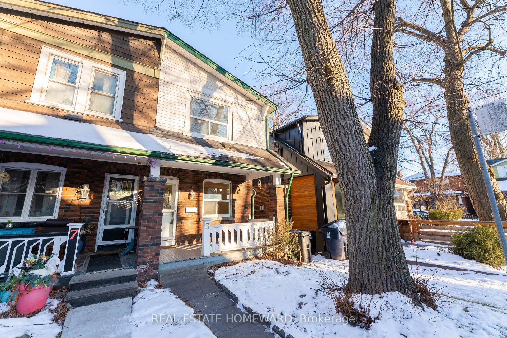 Photo 2 of 5 Billings Avenue, Toronto, Greenwood-Coxwell — HOMEH