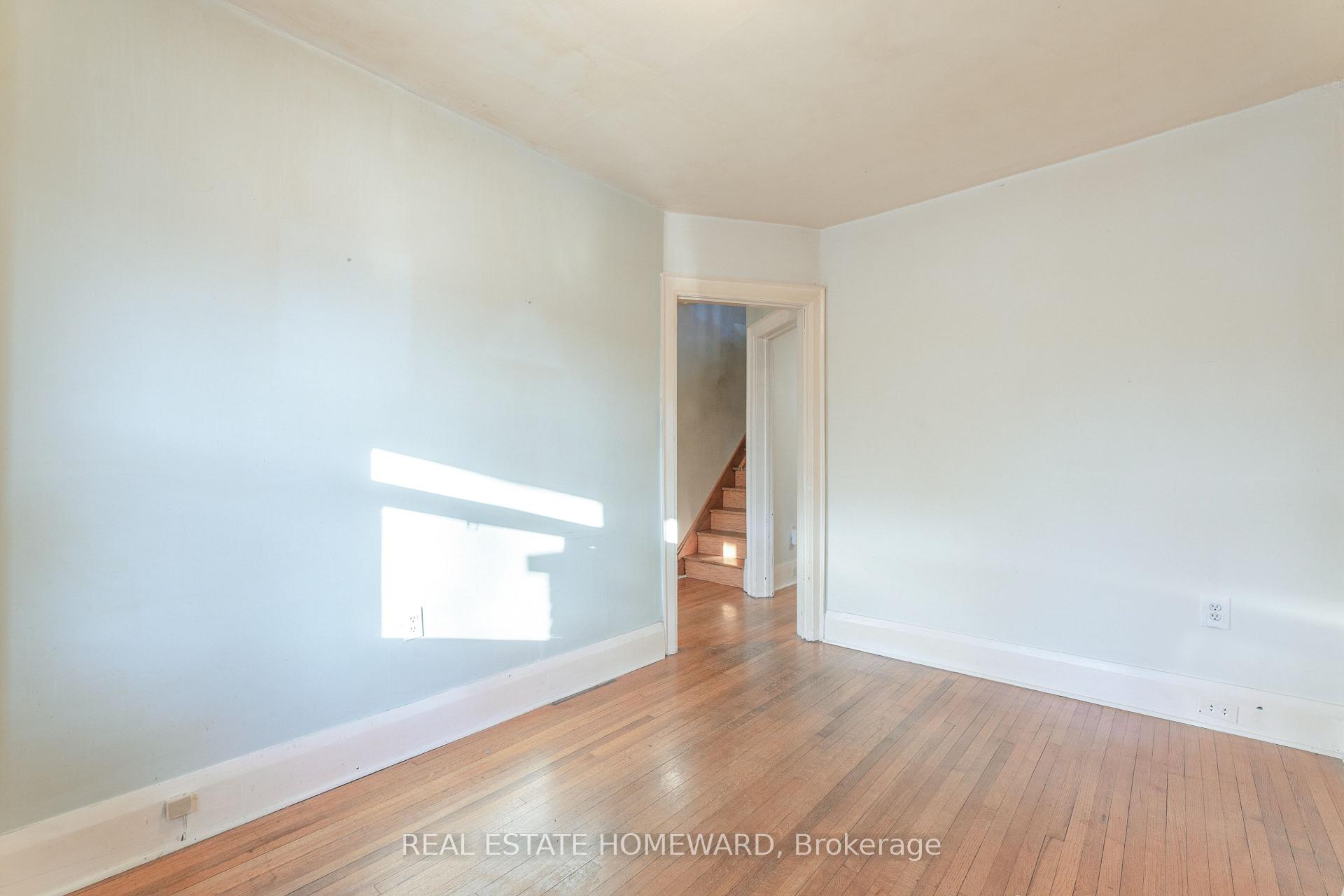 Photo 7 of 5 Billings Avenue, Toronto, Greenwood-Coxwell — HOMEH