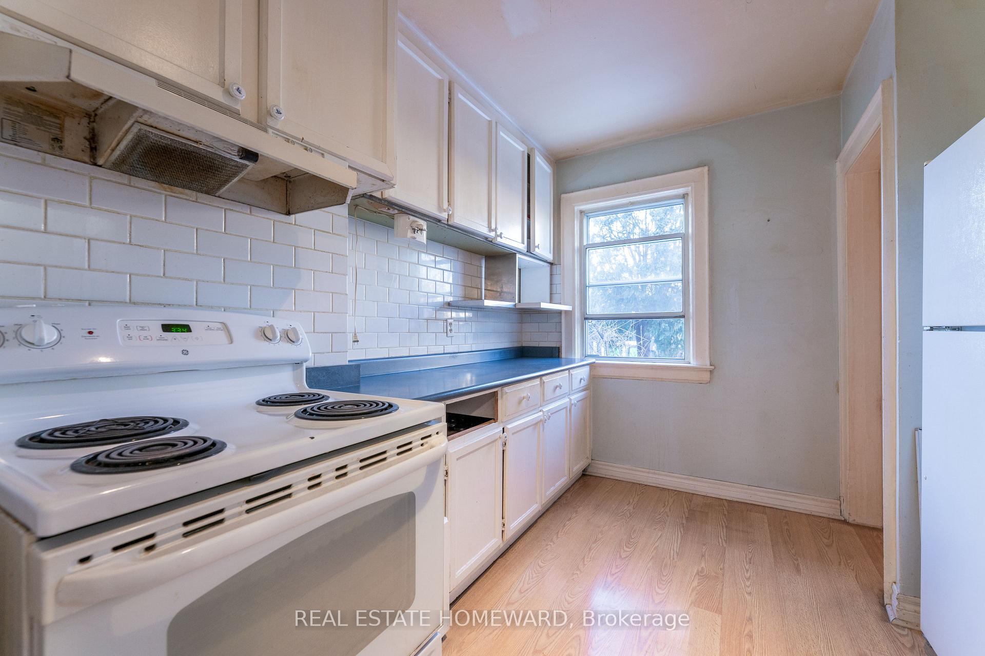 Photo 10 of 5 Billings Avenue, Toronto, Greenwood-Coxwell — HOMEH