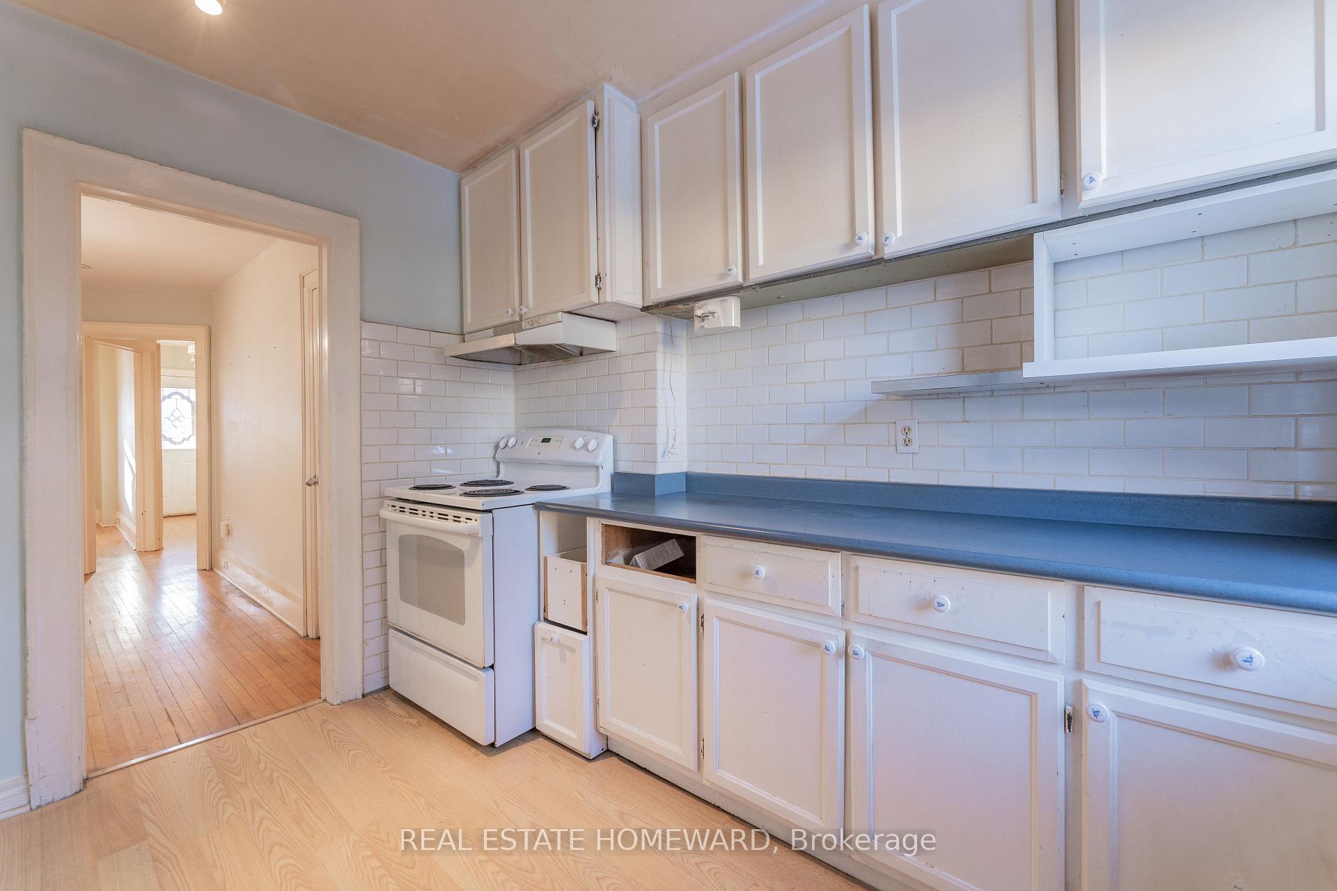 Photo 12 of 5 Billings Avenue, Toronto, Greenwood-Coxwell — HOMEH