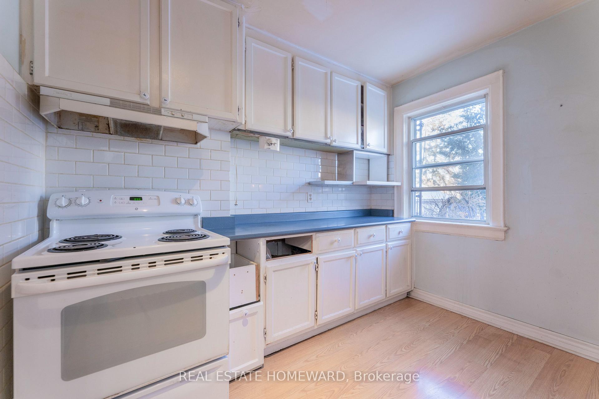 Photo 13 of 5 Billings Avenue, Toronto, Greenwood-Coxwell — HOMEH