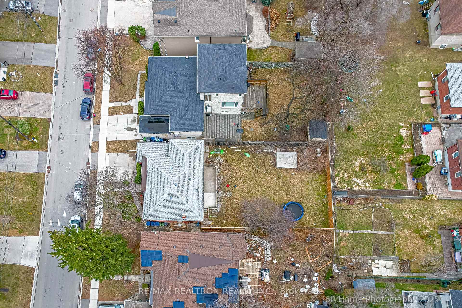 Photo 5 of 81 Baycrest Avenue, Toronto, Englemount-Lawrence — HOMEH