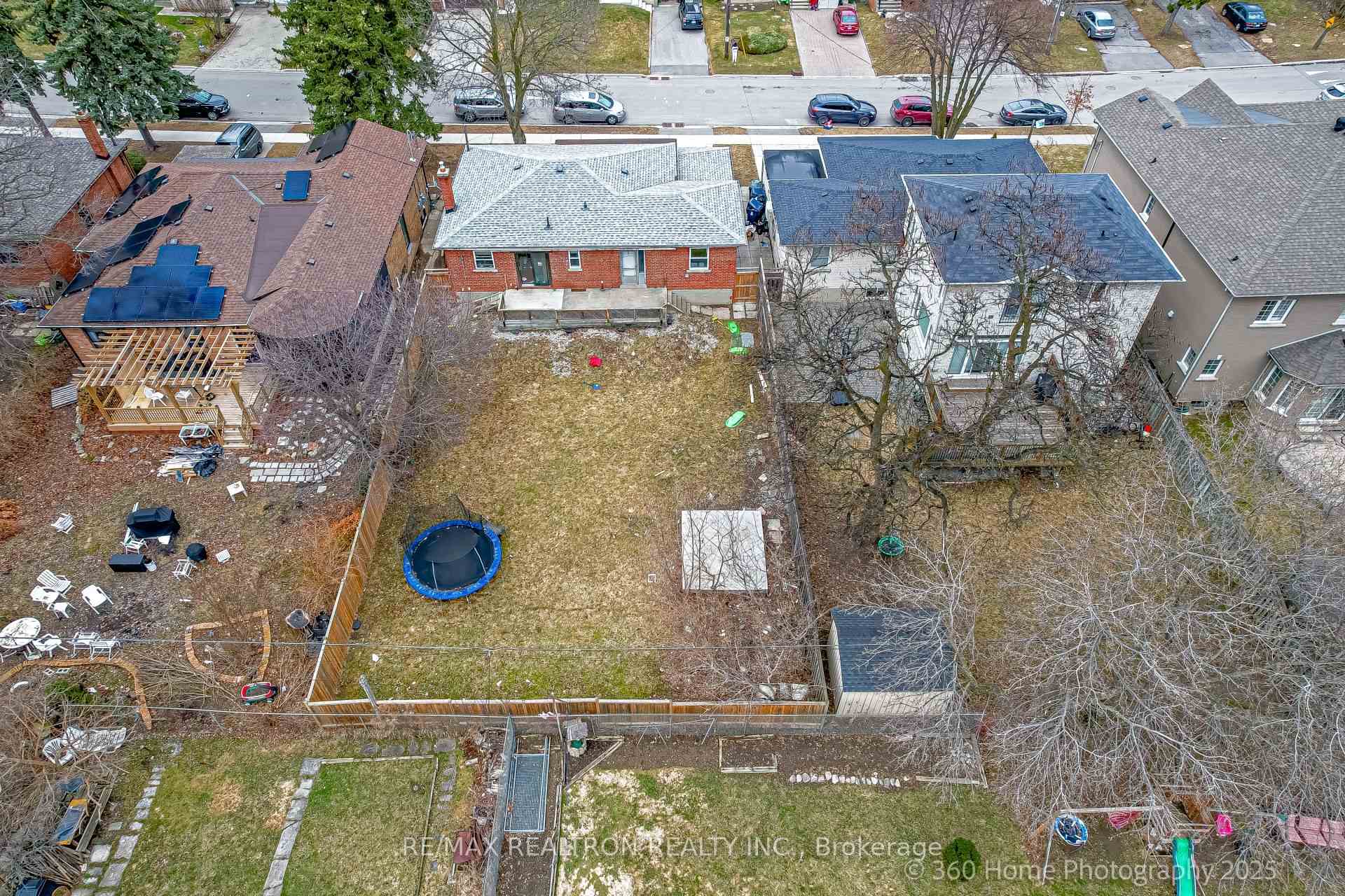 Photo 6 of 81 Baycrest Avenue, Toronto, Englemount-Lawrence — HOMEH