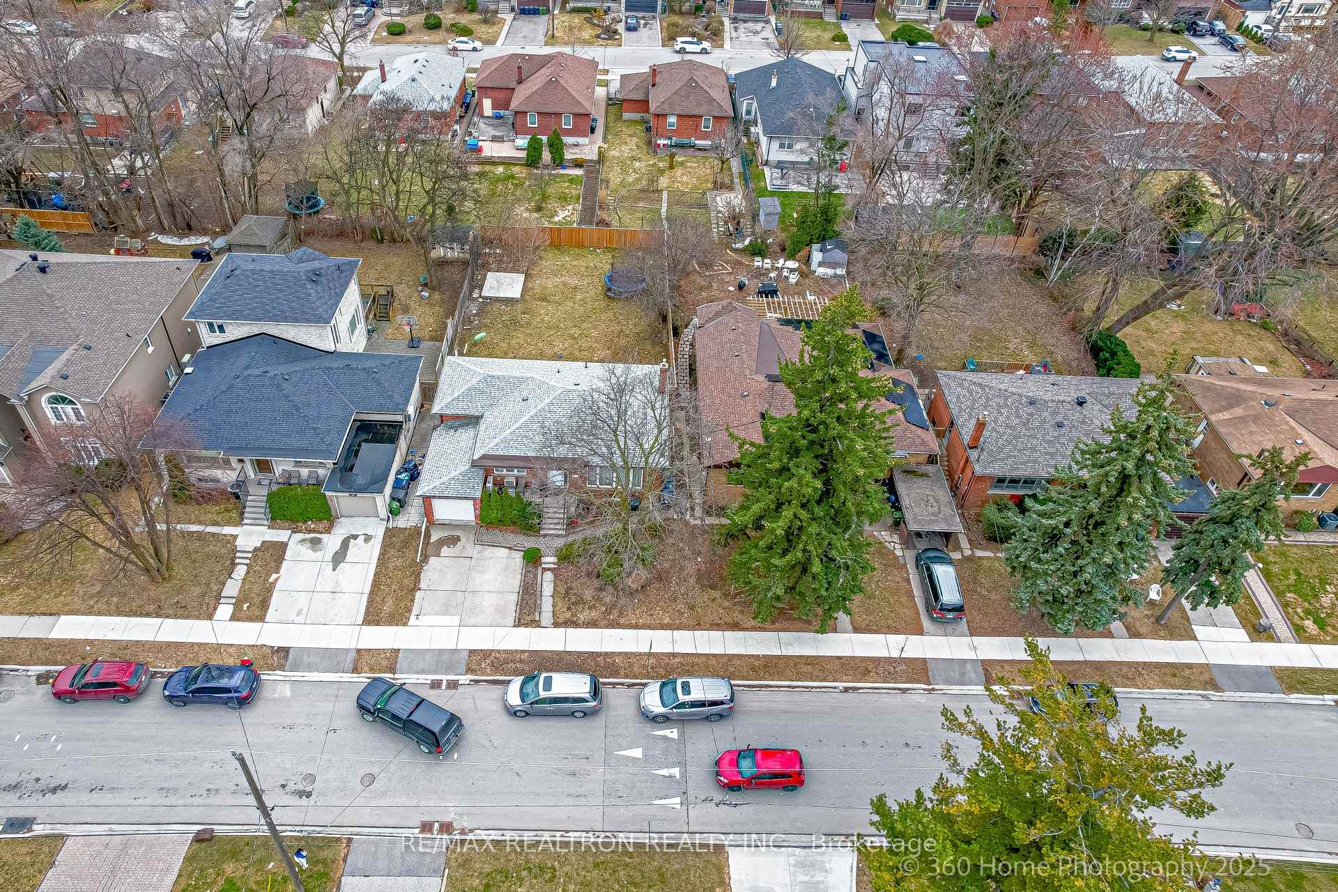 Photo 7 of 81 Baycrest Avenue, Toronto, Englemount-Lawrence — HOMEH