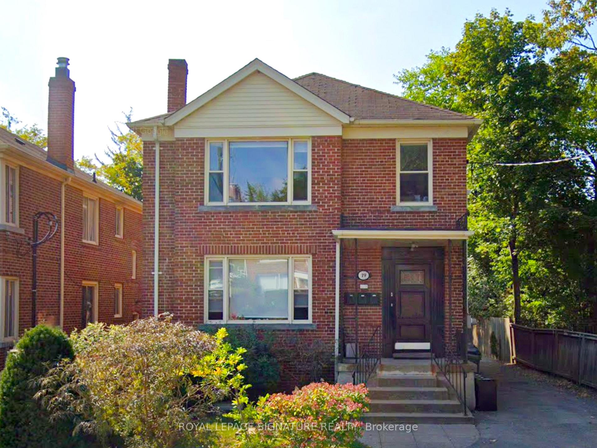 Front of Unit Upper, 19 Warwick Avenue