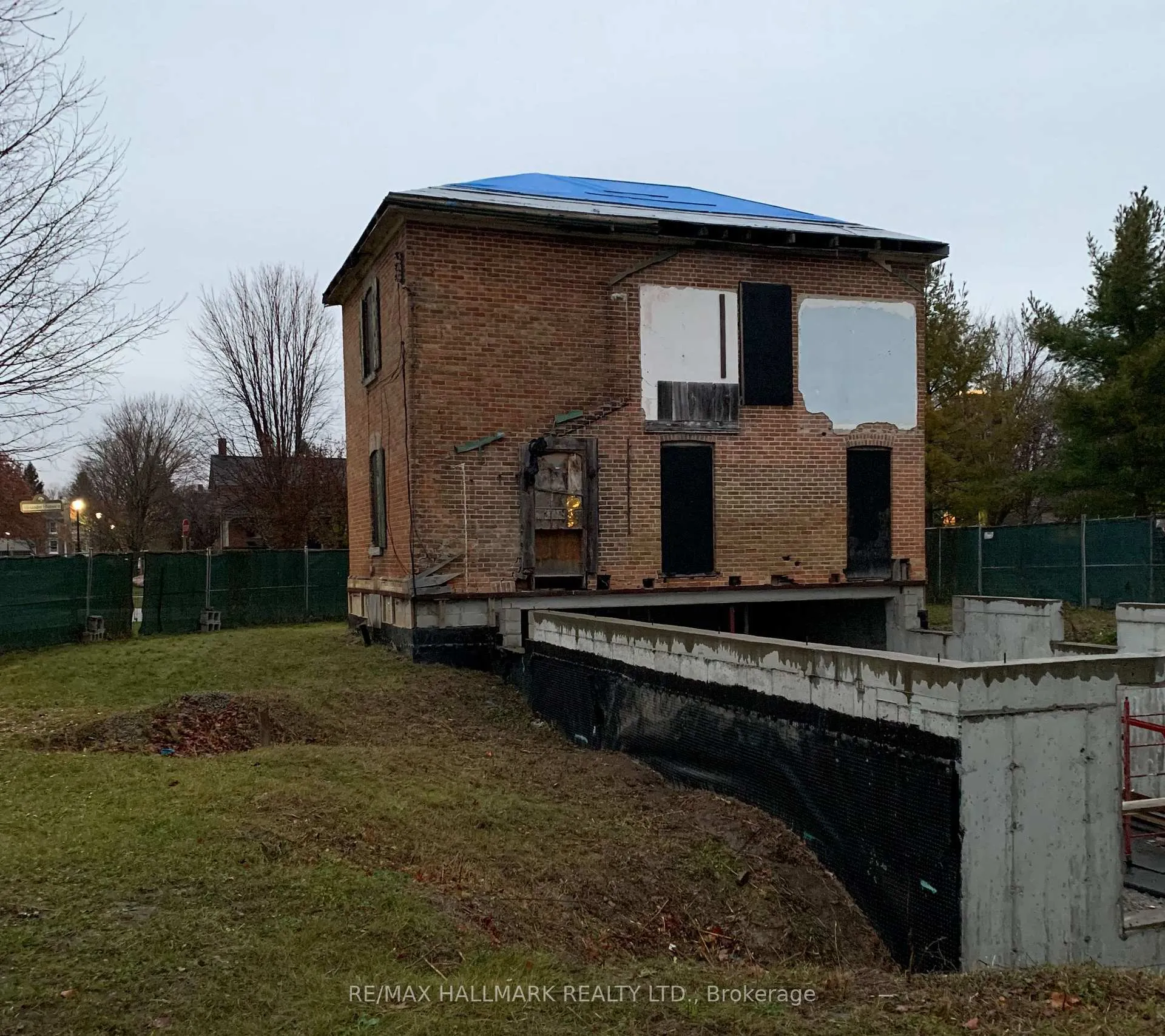 Photo 4 of 2 Alexander Hunter Place, Markham, Wismer — HOMEH