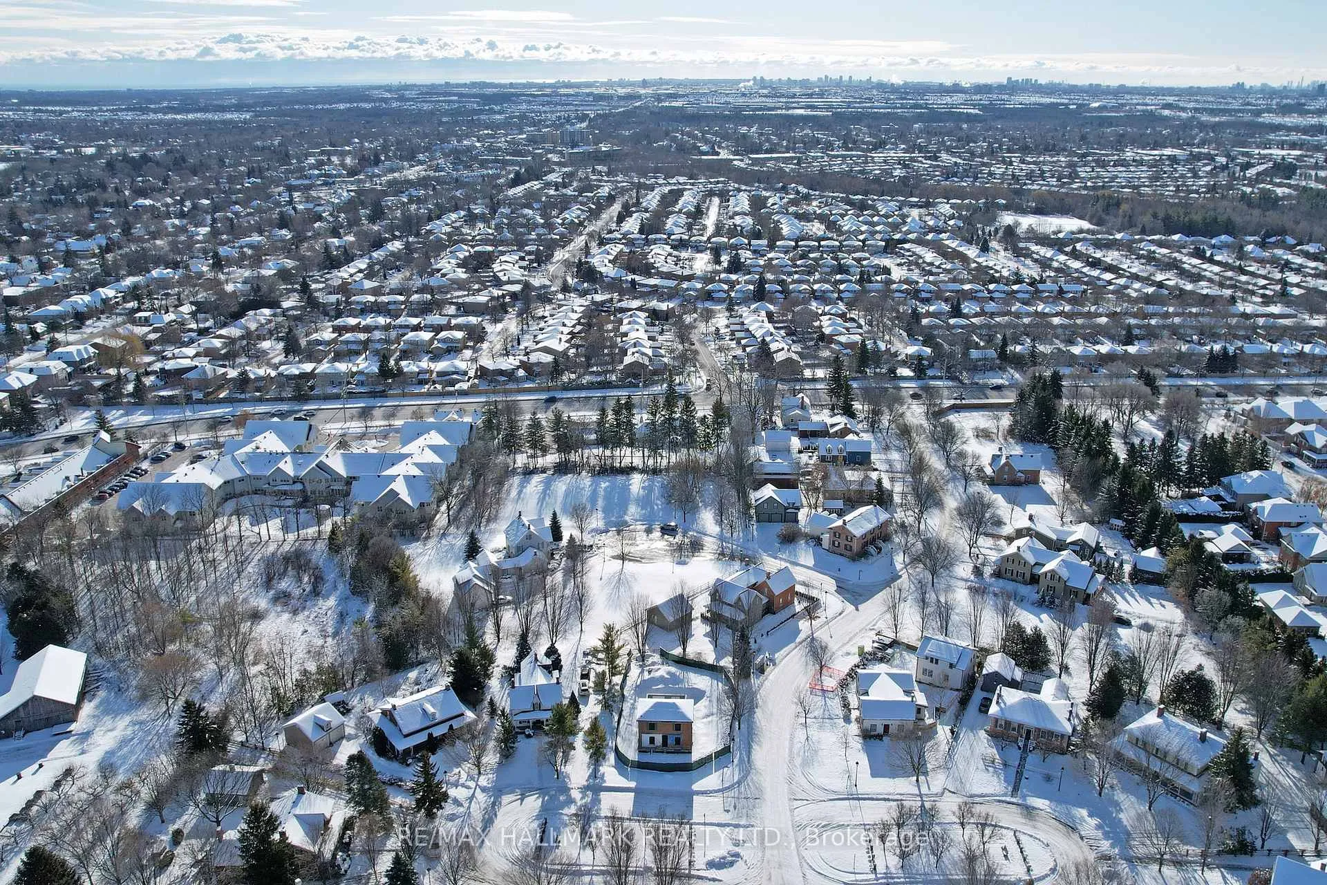 Photo 12 of 2 Alexander Hunter Place, Markham, Wismer — HOMEH