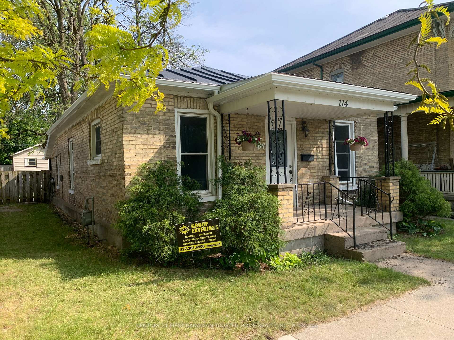 Photo 2 of 114 Front Street W, Strathroy-Caradoc, NW — HOMEH