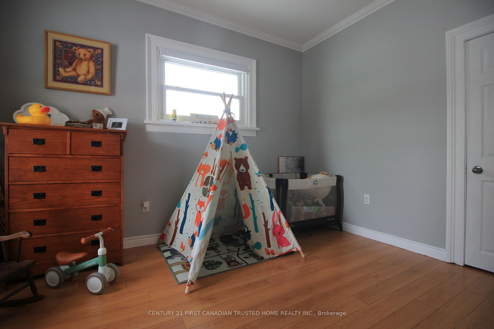 Photo 18 of 114 Front Street W, Strathroy-Caradoc, NW — HOMEH