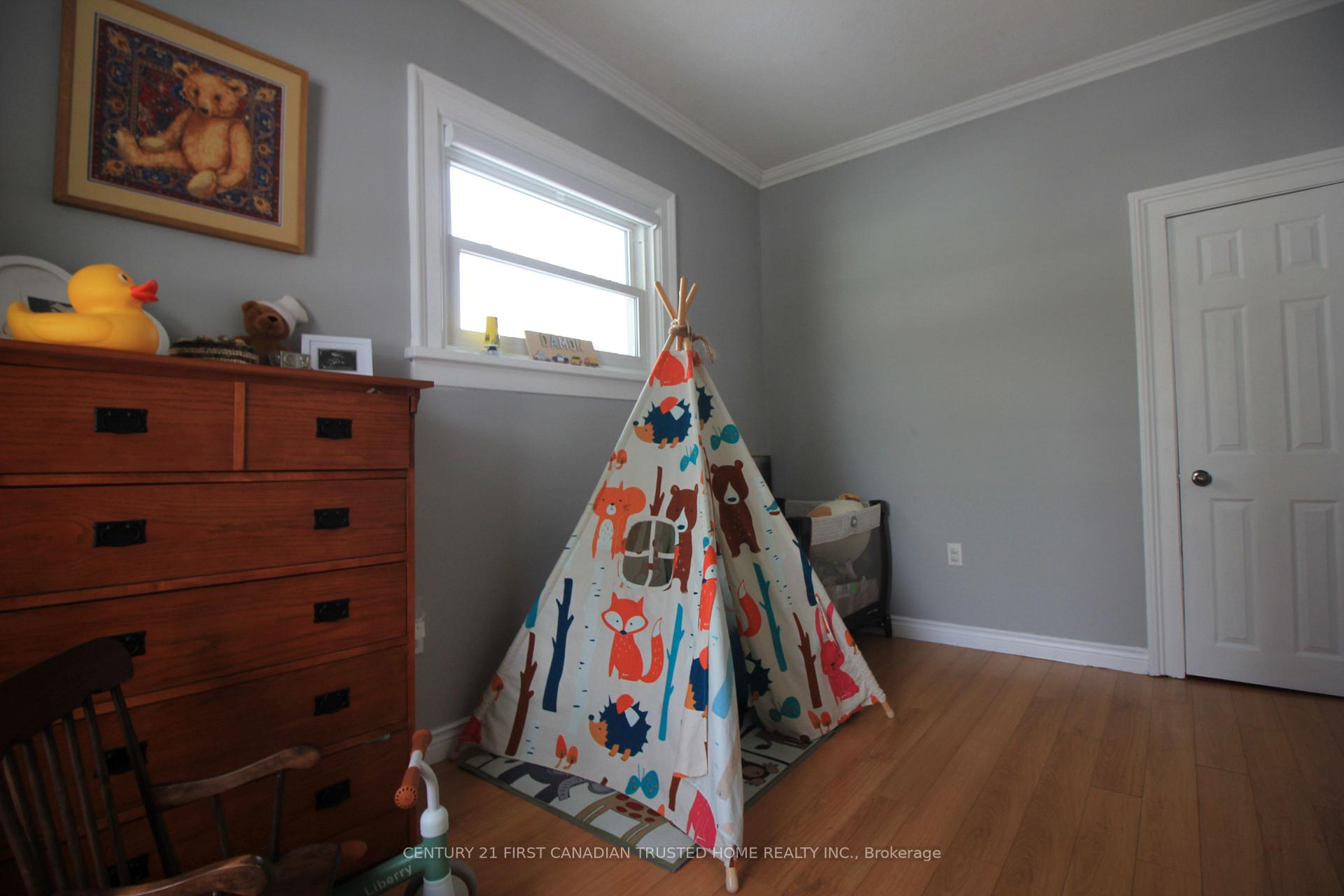 Photo 19 of 114 Front Street W, Strathroy-Caradoc, NW — HOMEH