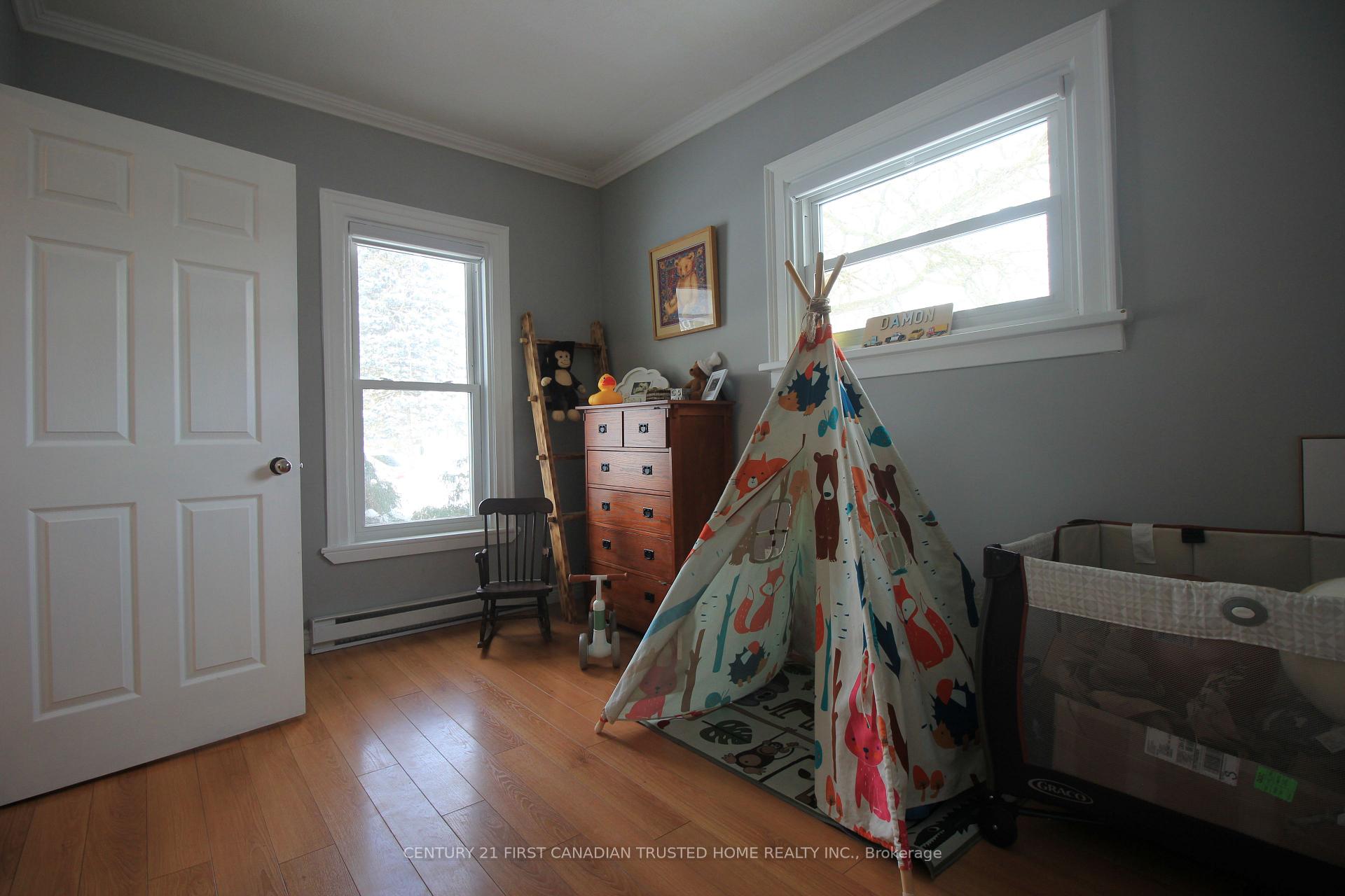 Photo 20 of 114 Front Street W, Strathroy-Caradoc, NW — HOMEH