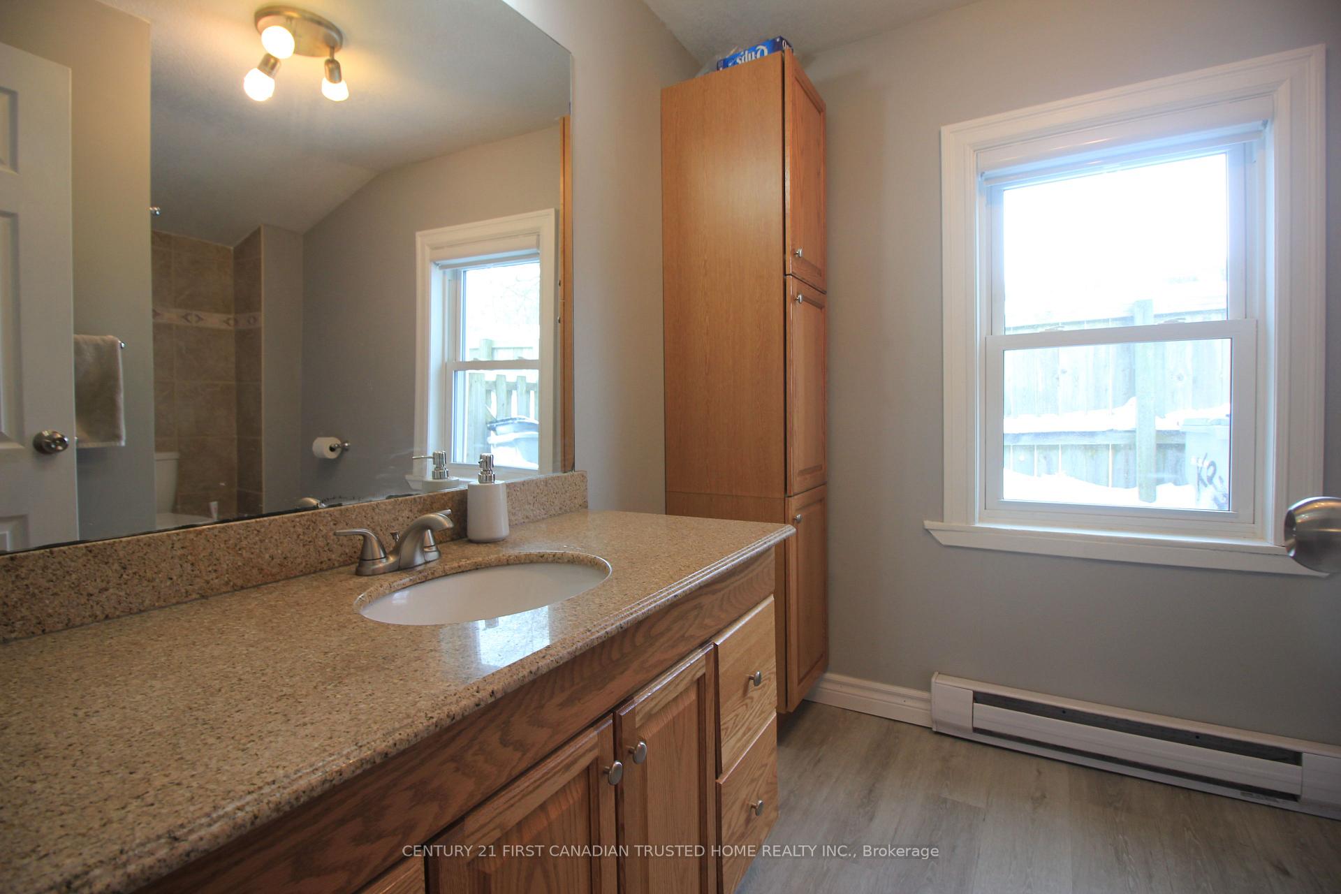 Photo 21 of 114 Front Street W, Strathroy-Caradoc, NW — HOMEH