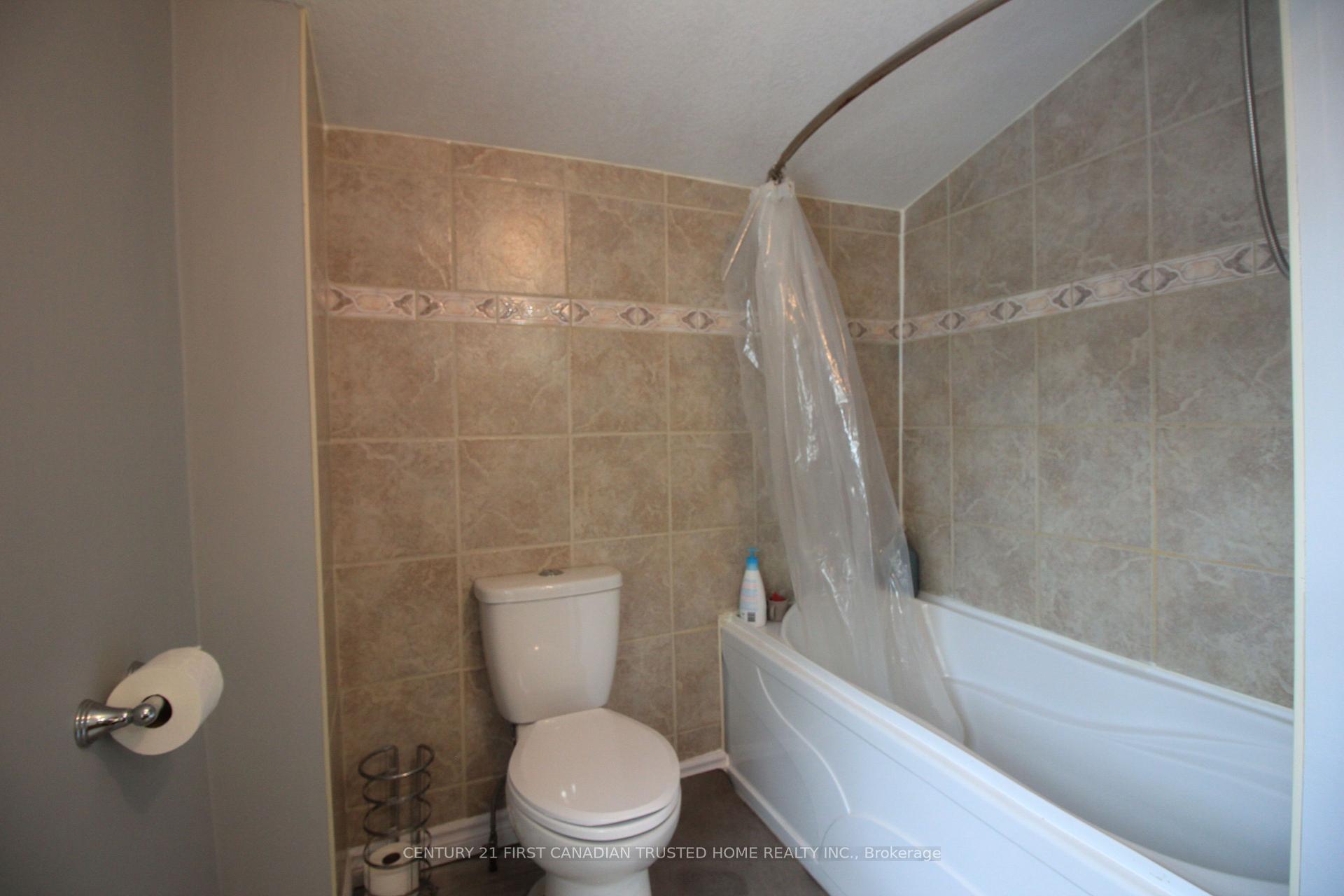 Photo 22 of 114 Front Street W, Strathroy-Caradoc, NW — HOMEH