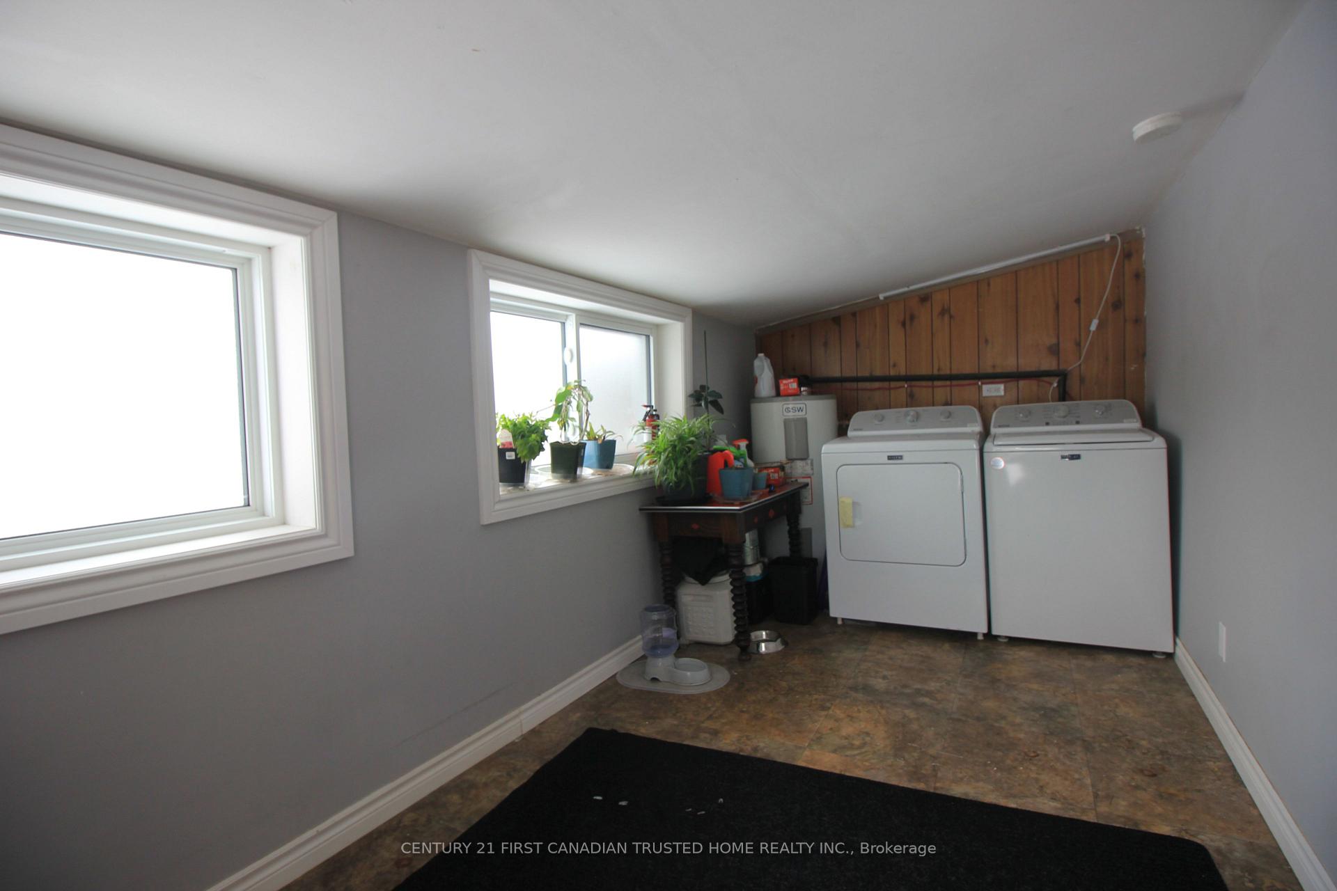Photo 25 of 114 Front Street W, Strathroy-Caradoc, NW — HOMEH
