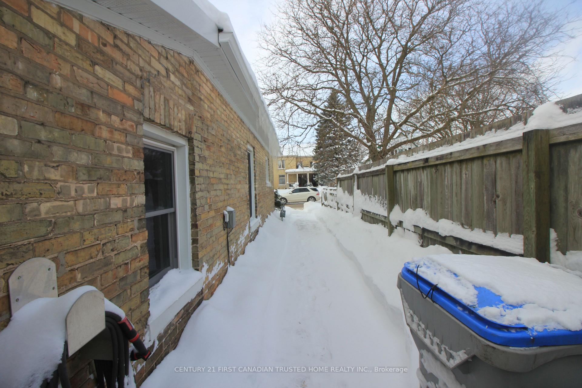 Photo 27 of 114 Front Street W, Strathroy-Caradoc, NW — HOMEH