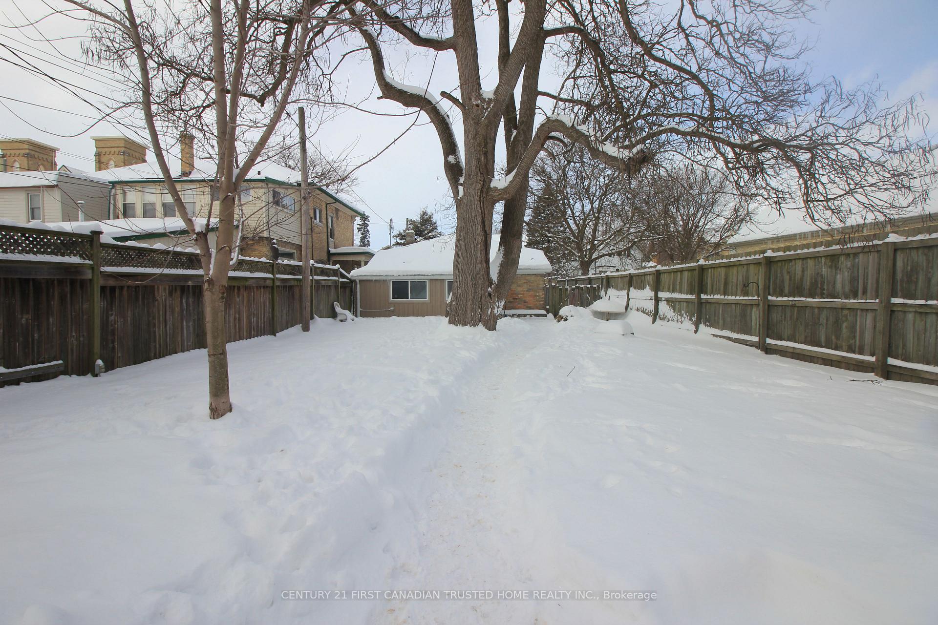 Photo 30 of 114 Front Street W, Strathroy-Caradoc, NW — HOMEH