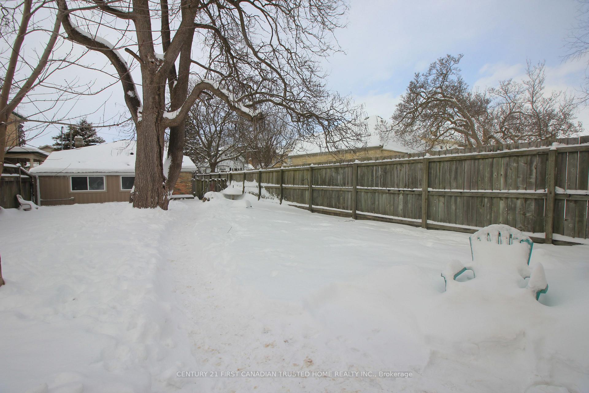 Photo 35 of 114 Front Street W, Strathroy-Caradoc, NW — HOMEH