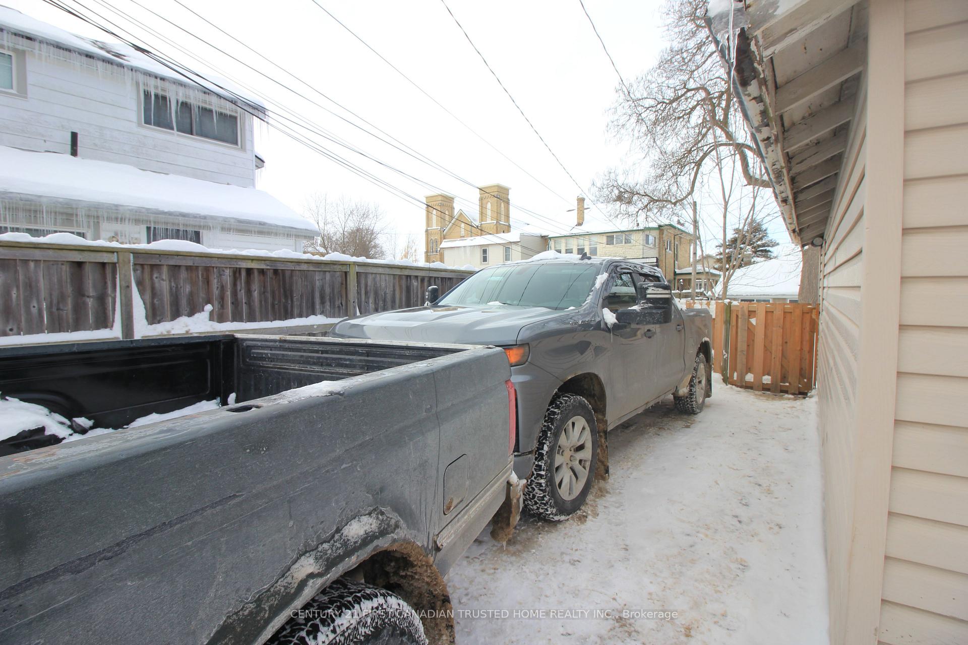 Photo 38 of 114 Front Street W, Strathroy-Caradoc, NW — HOMEH